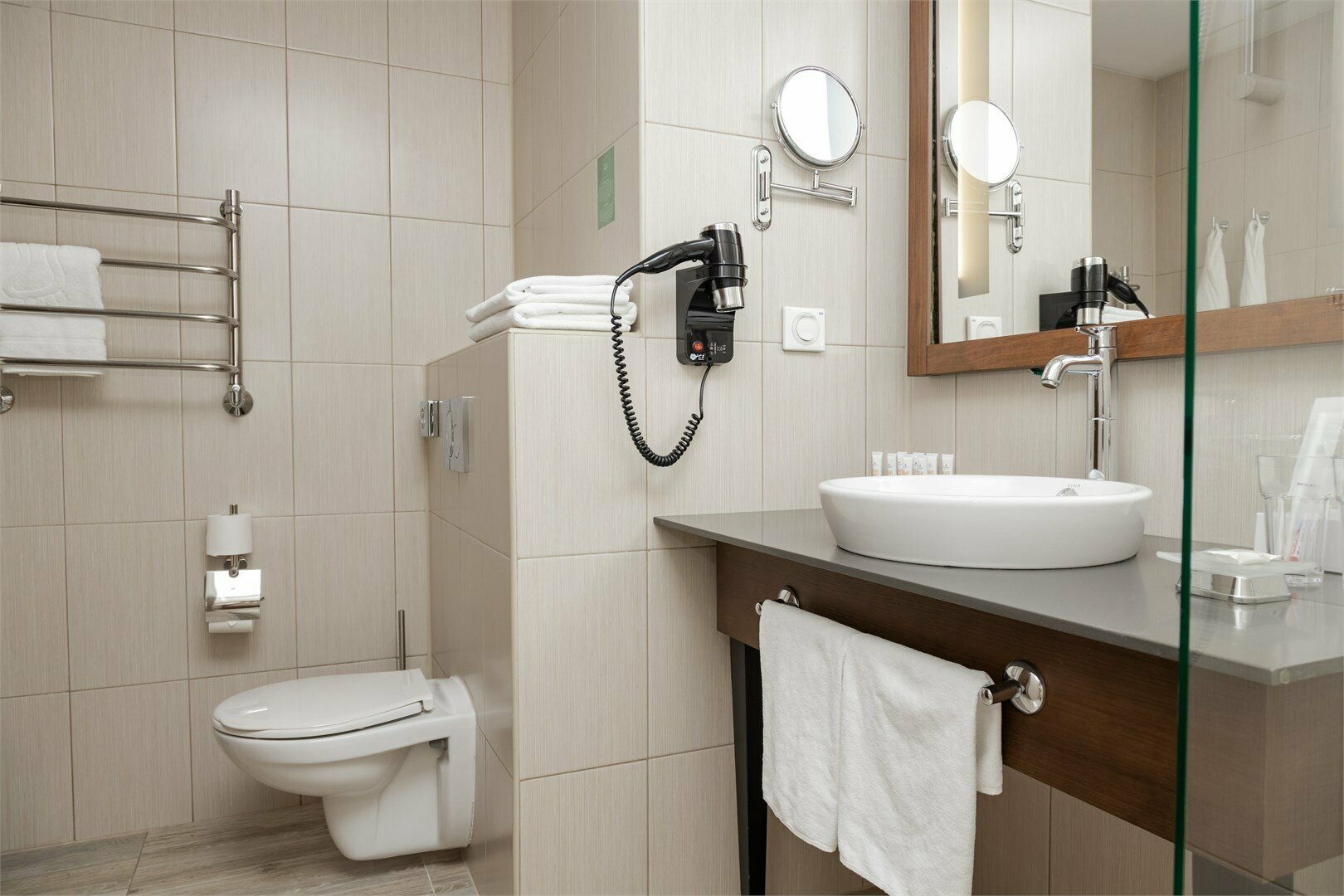 Джуниор сьют с одной большой кроватью (без балкона)