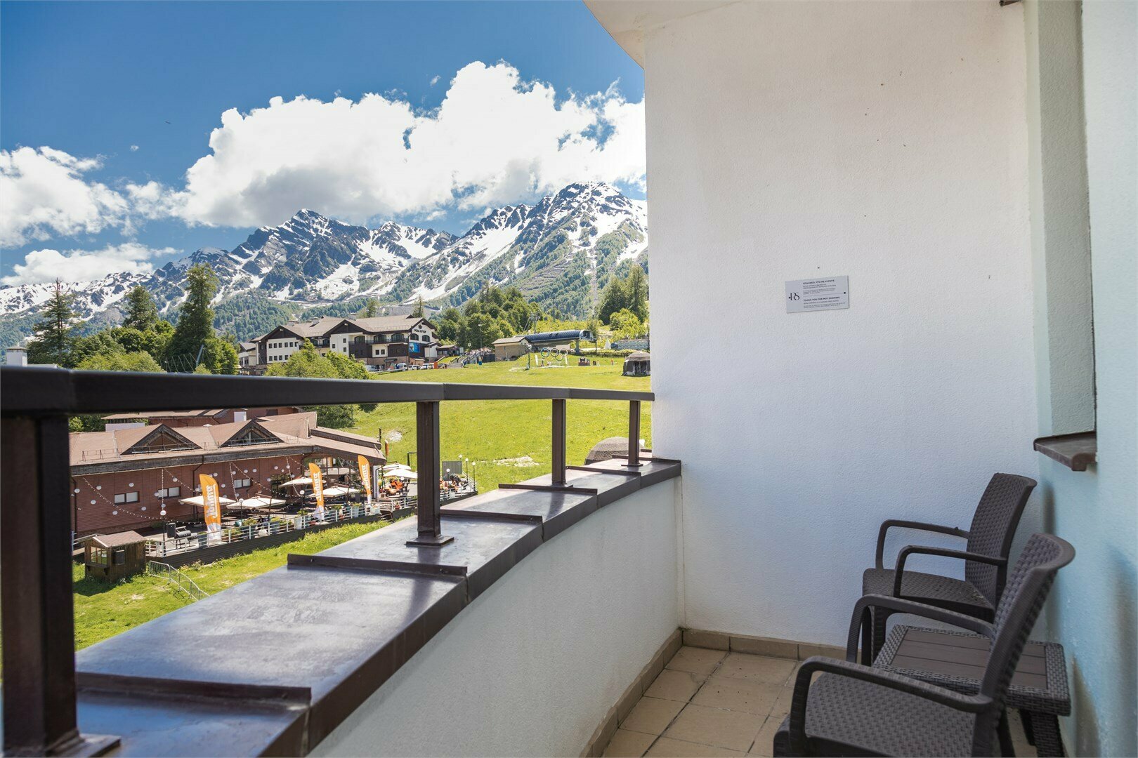 Джуниор сьют с одной большой кроватью (с балконом)