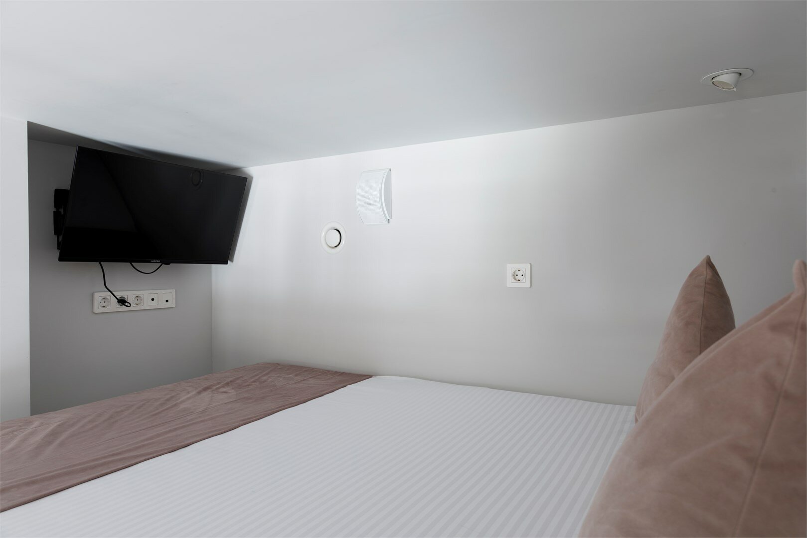 Четырехместная двухуровневая студия deluxe