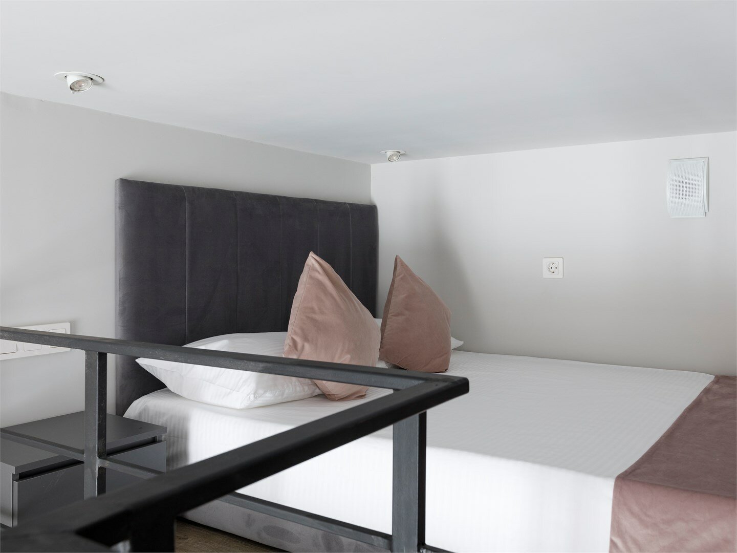 Двухместная двухуровневая студия