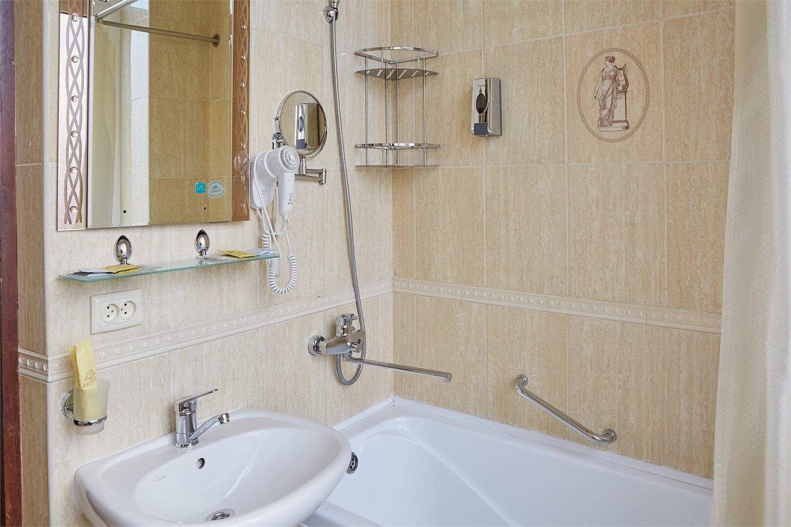 Улучшенный двухместный номер с 2 отдельными кроватями