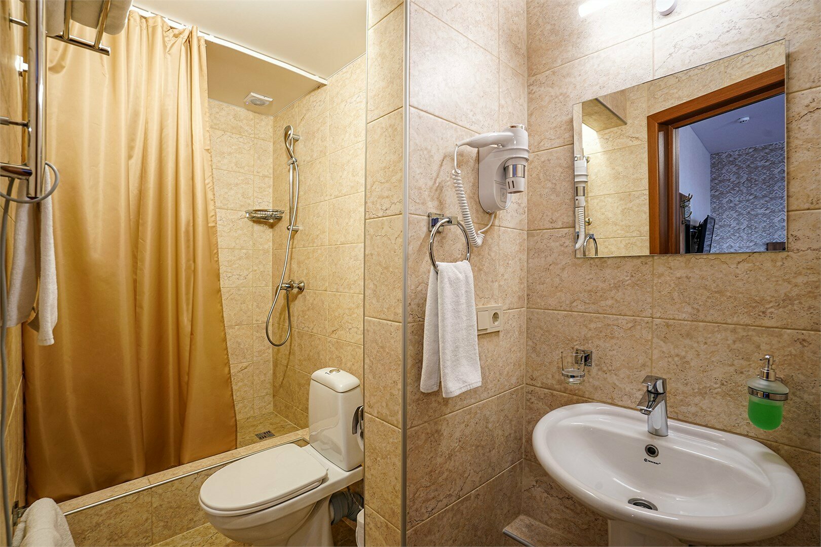 Улучшенный двухместный номер с 1 кроватью или 2 отдельными кроватями, вид на город