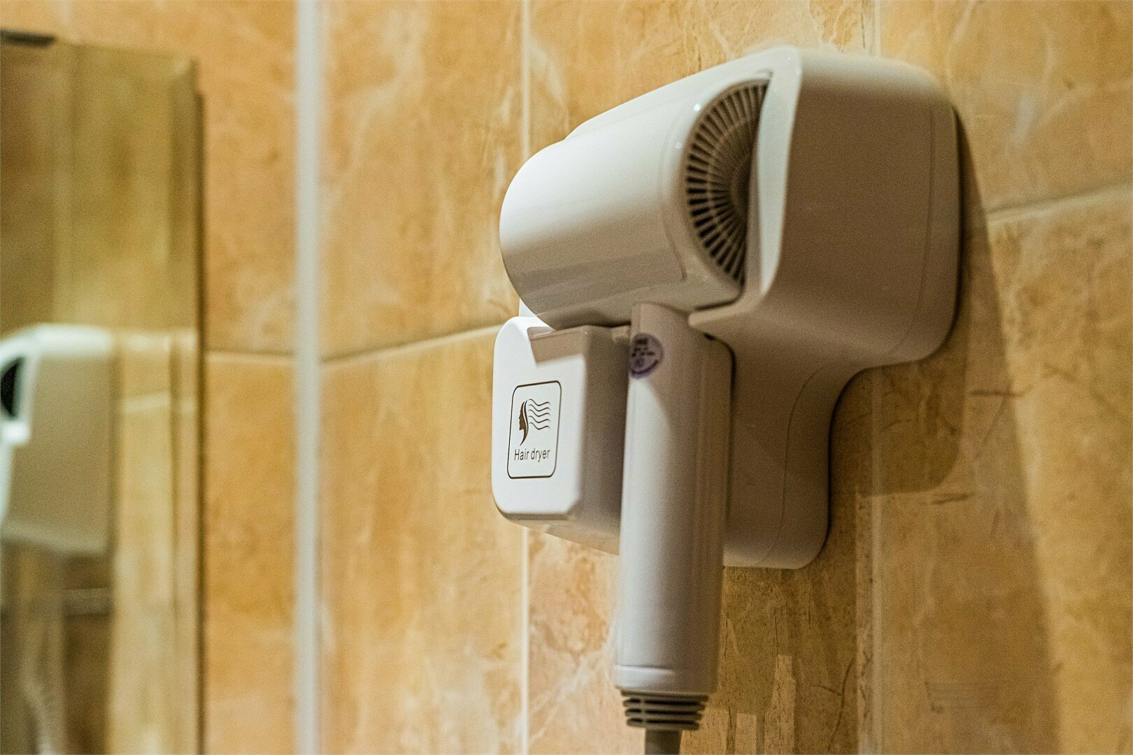 Двухместный номер с двуспальной кроватью и дополнительной кроватью