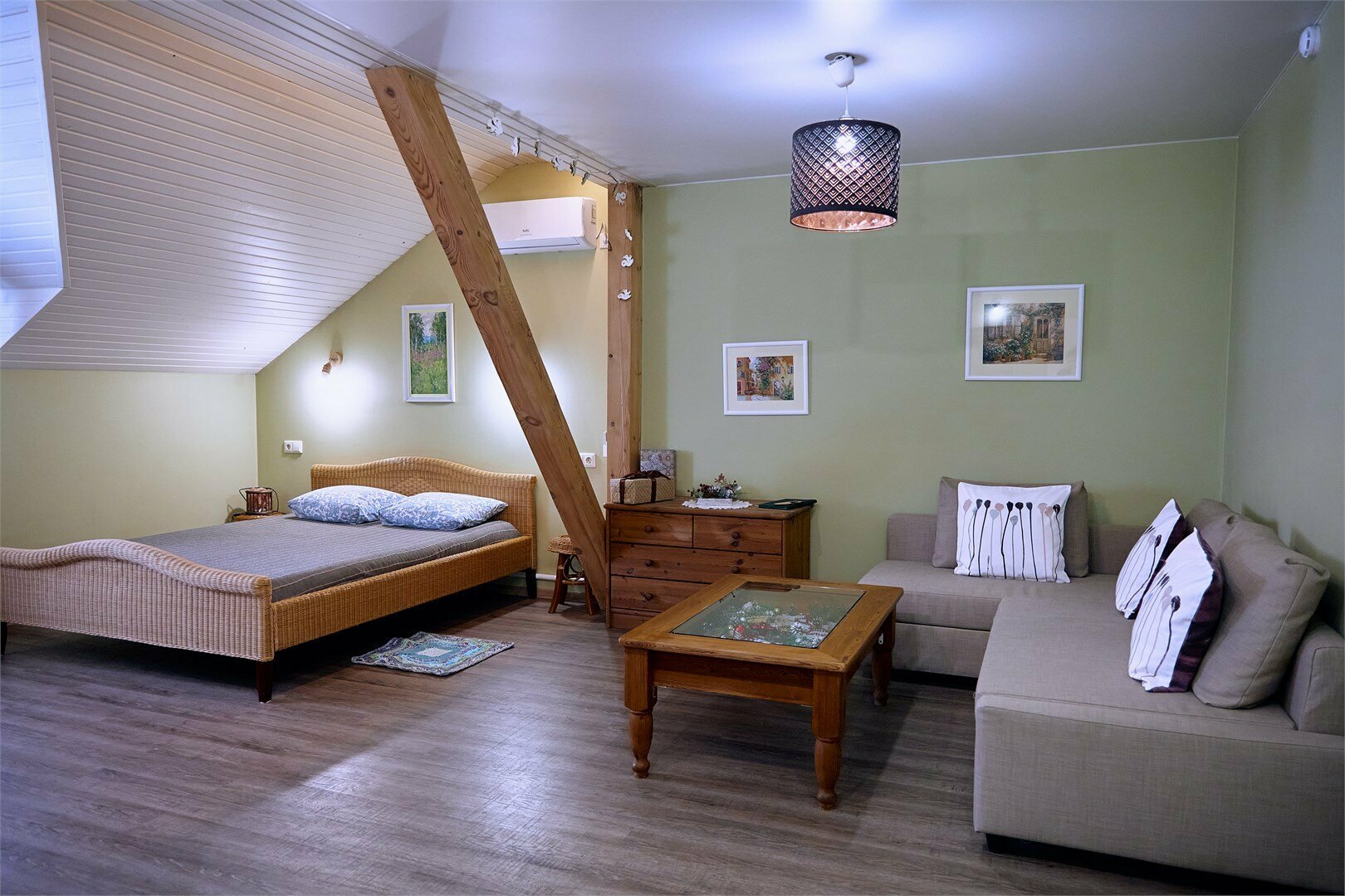 Cемейный номер с собственной ванной комнатой