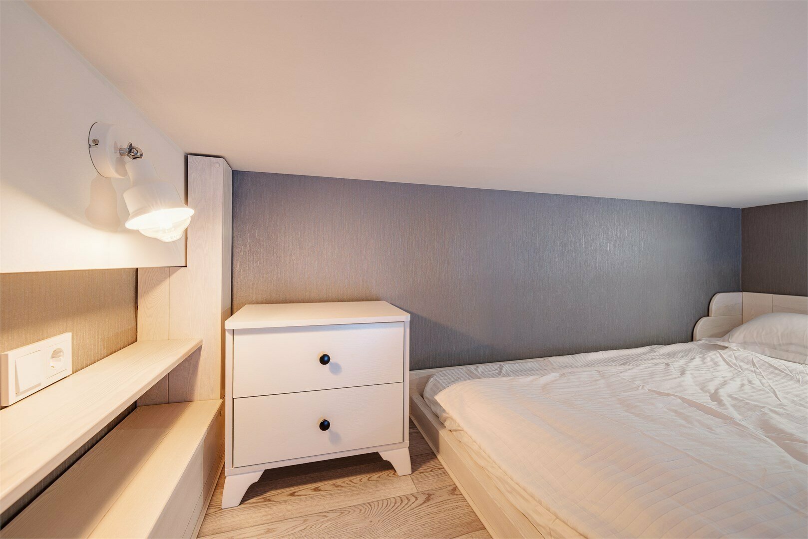 Четырехместный полулюкс c видом на море и бассейном 232a