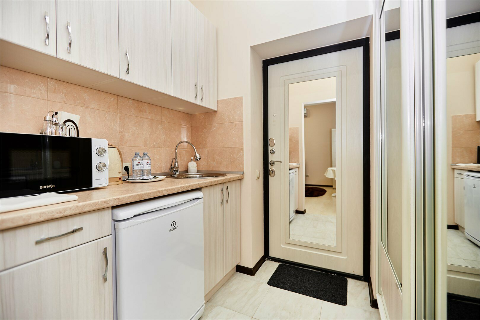 Люкс однокомнатный  (кровать +диван)