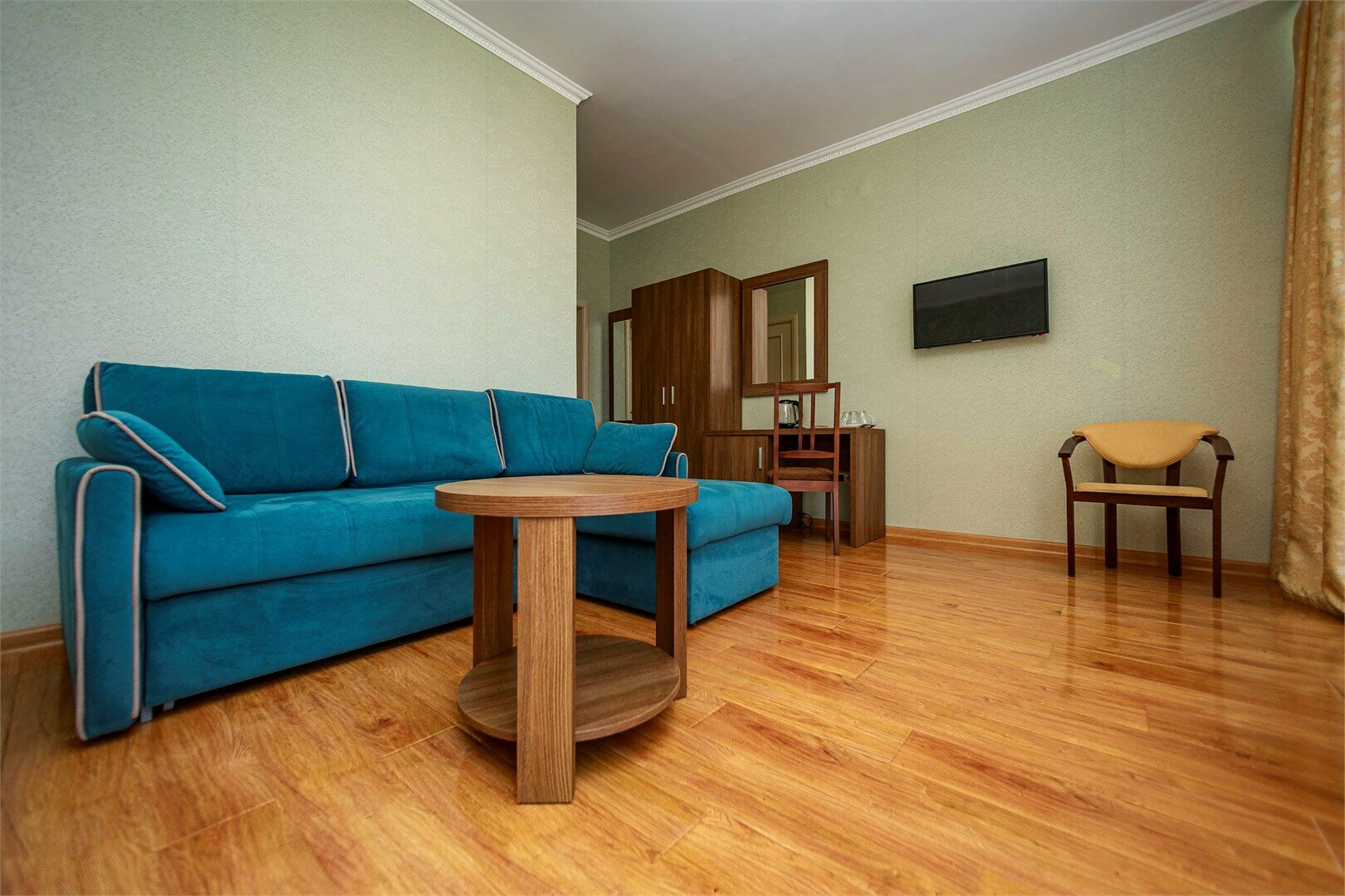 Делюкс с видом на бассейн