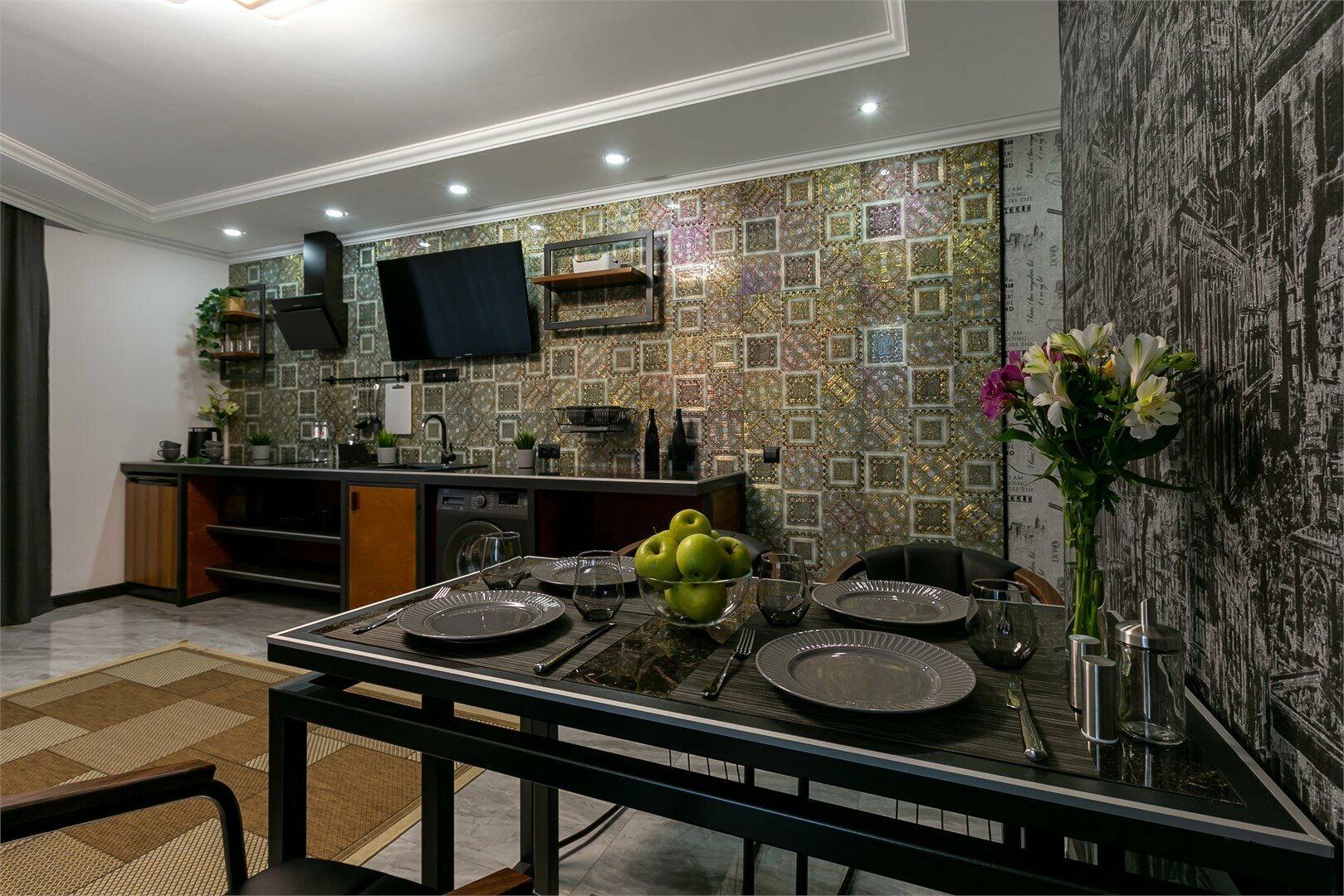 Семейный классический двухкомнатный апартамент