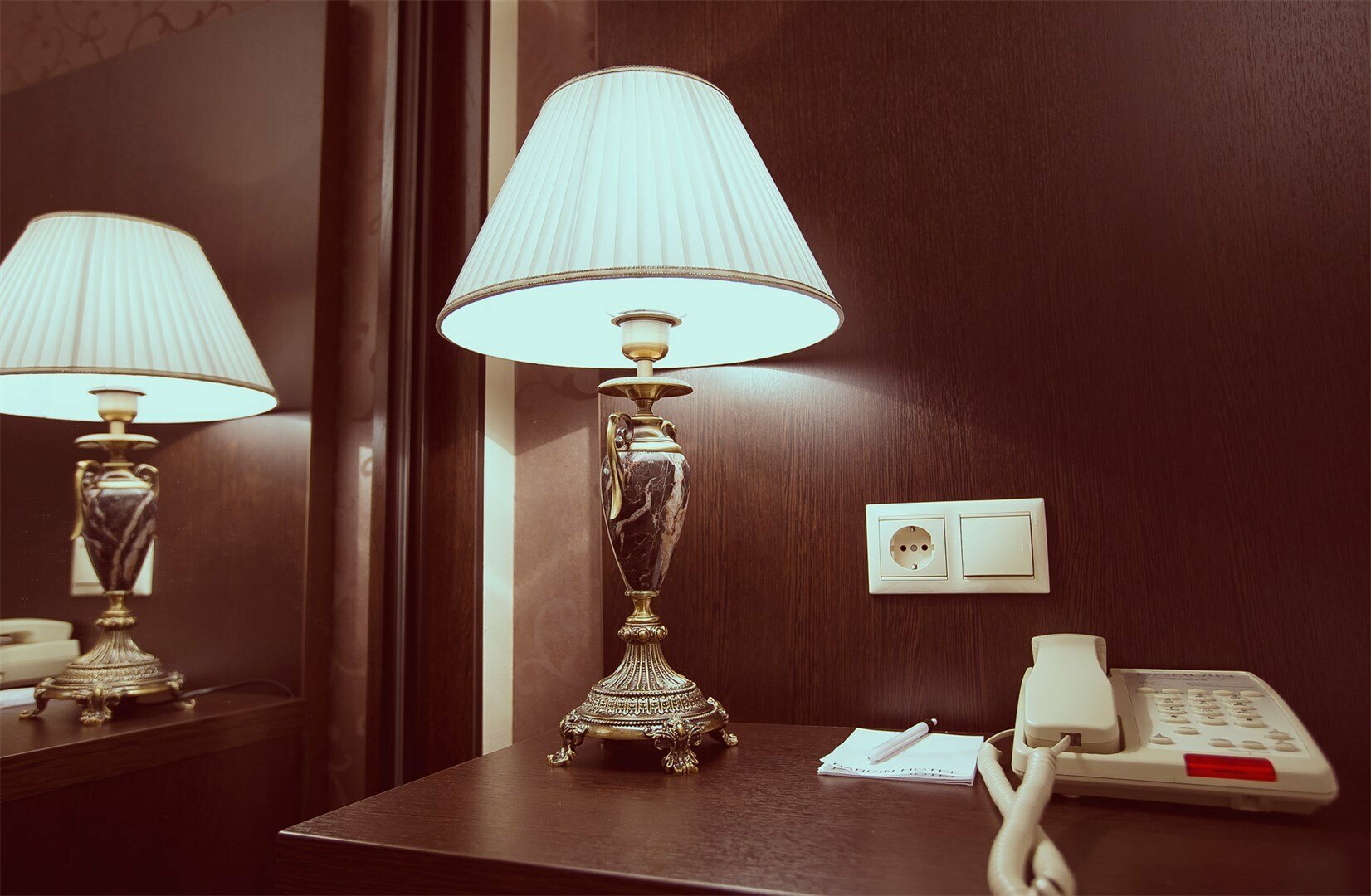 De Luxe (двухкомнатный люкс) с кроватью «KING SIZE»