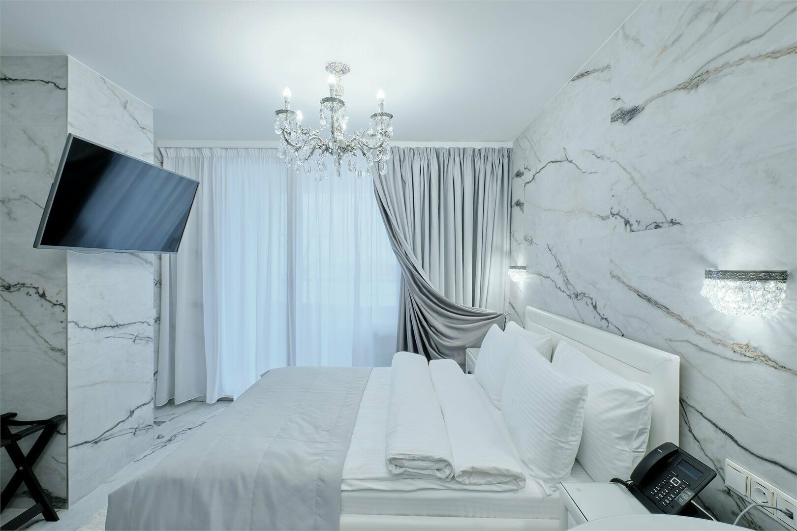 Джуниор Сюит