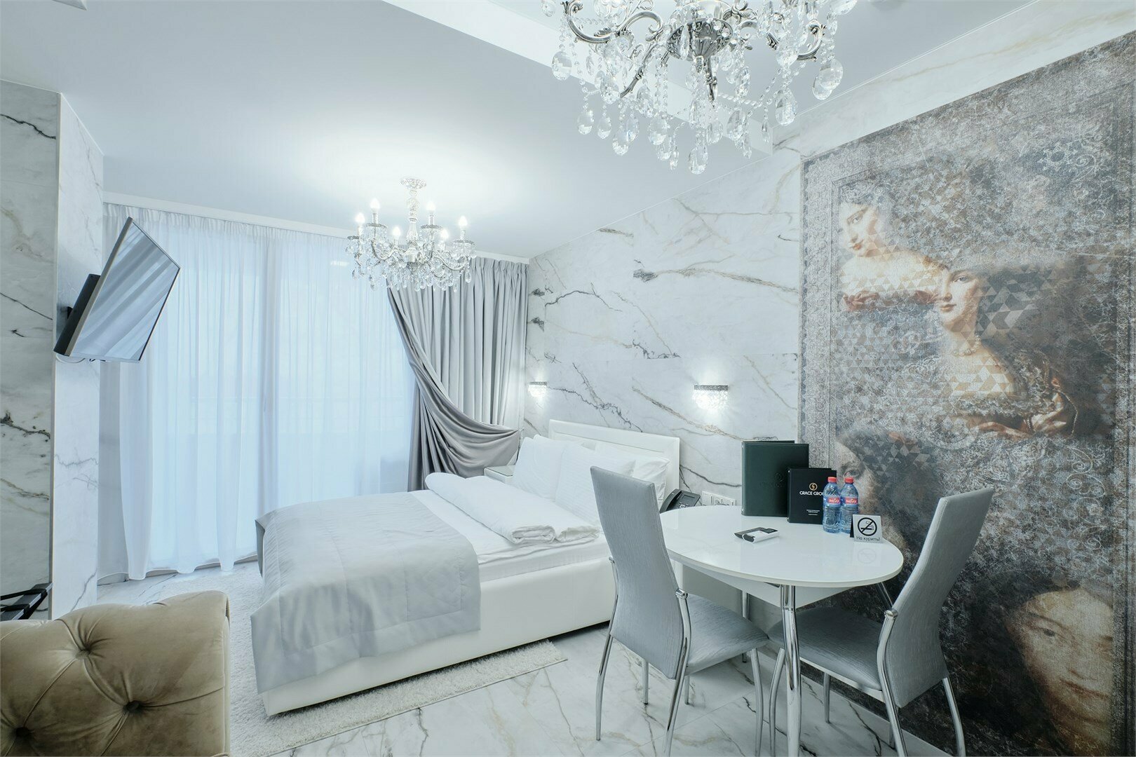 Джуниор Сюит