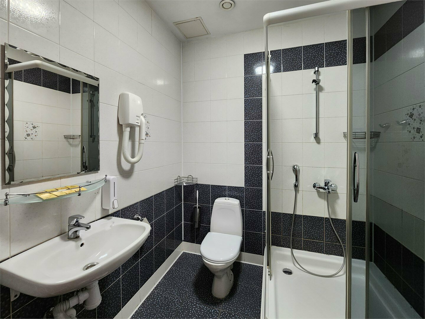 Двухместный стандарт с видом на озеро