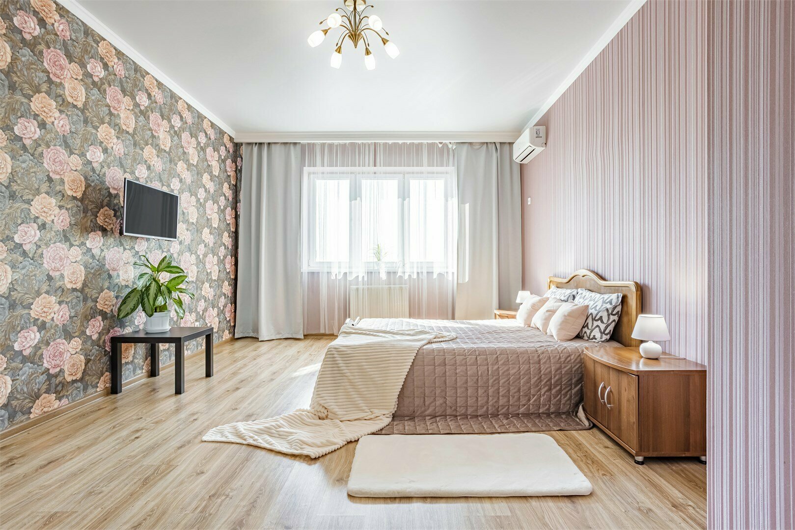 Апартаменты с видом на город на высоком этаже 162