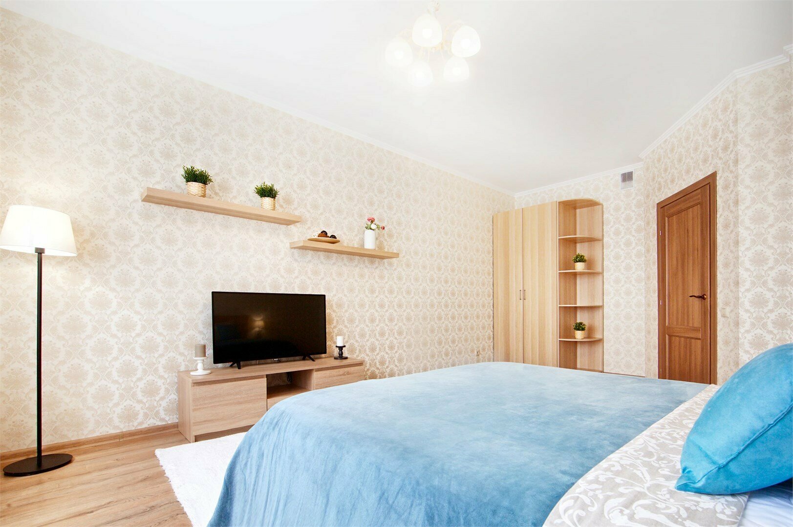 Апартаменты с видом на город на высоком этаже №138