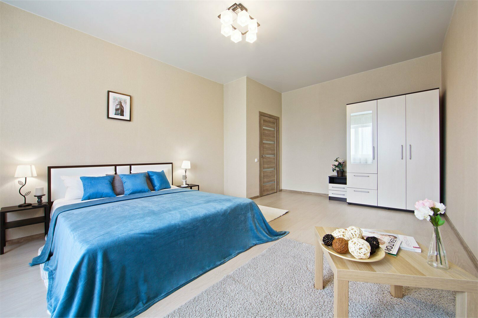 Апартаменты с видом на город на высоком этаже 198