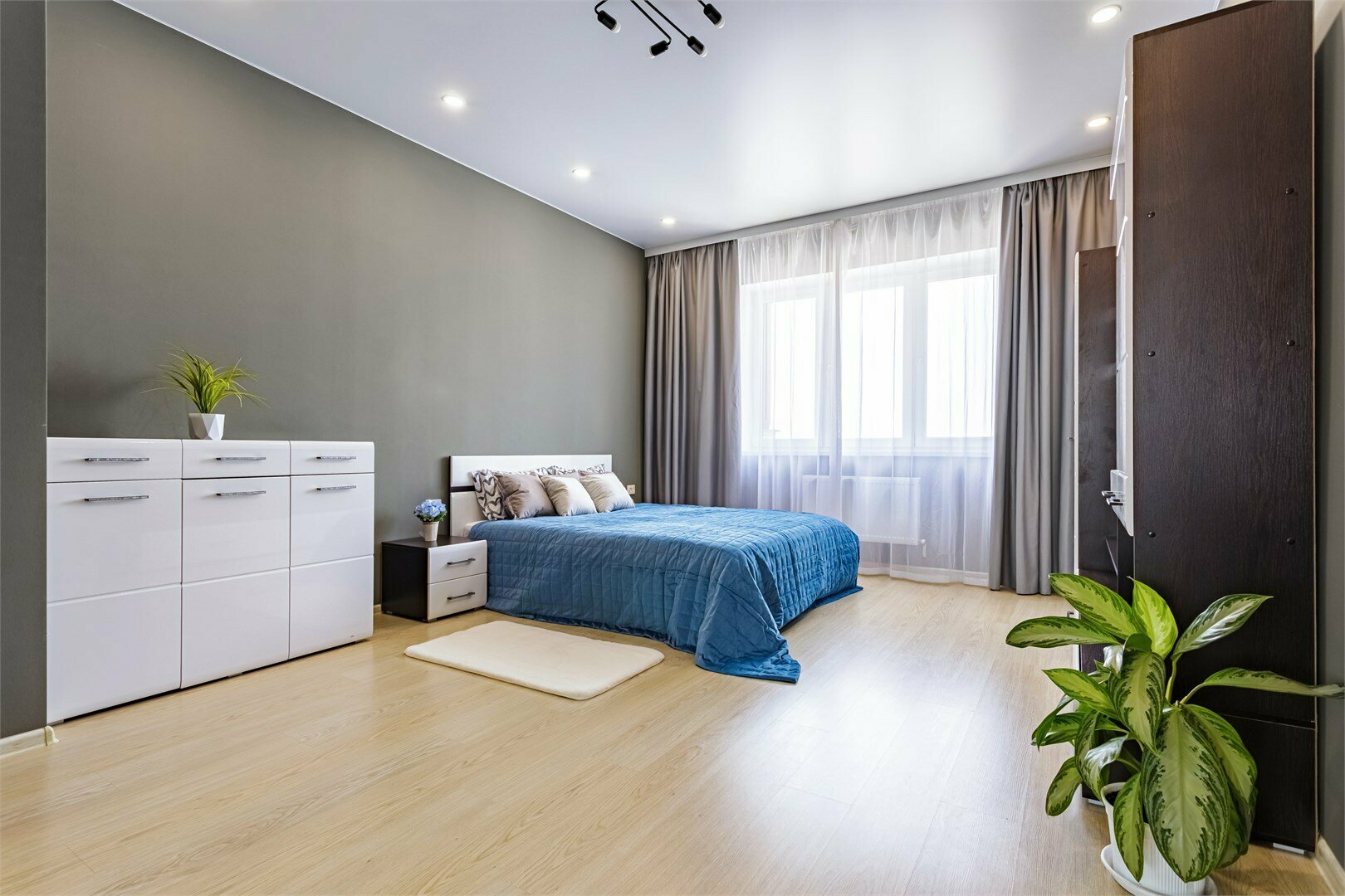 Апартаменты с видом на город на высоком этаже 54