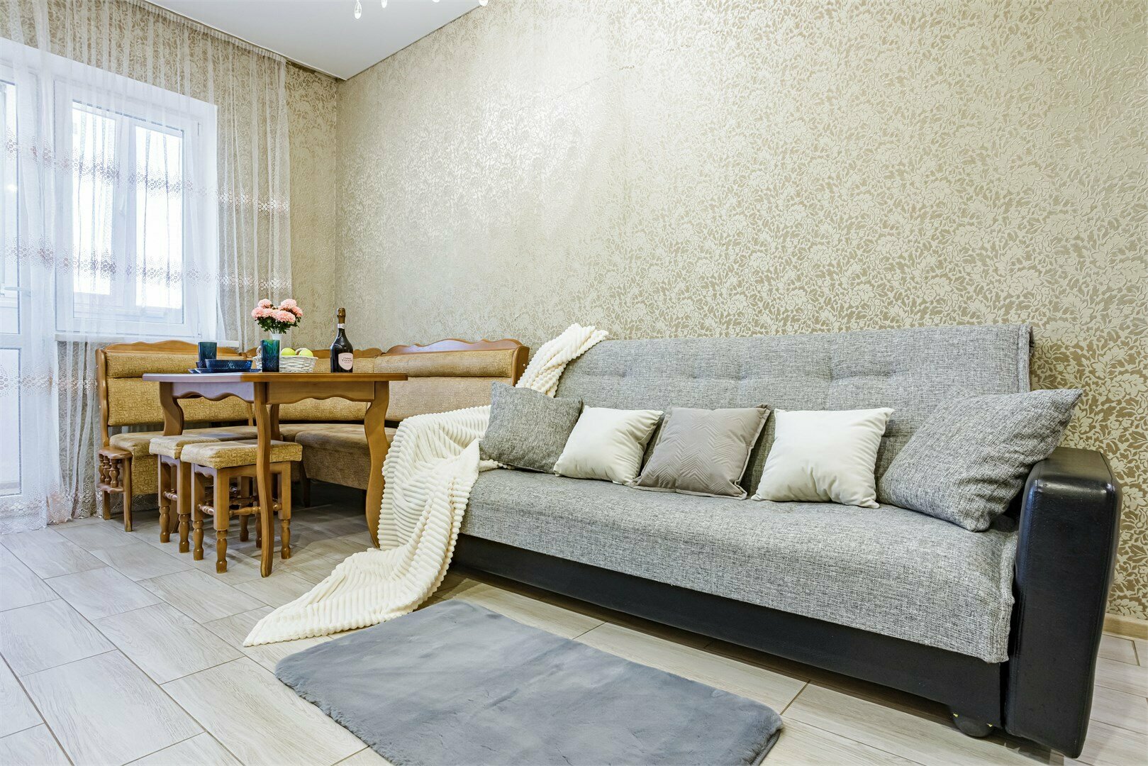 Апартаменты с видом на город на высоком этаже 210