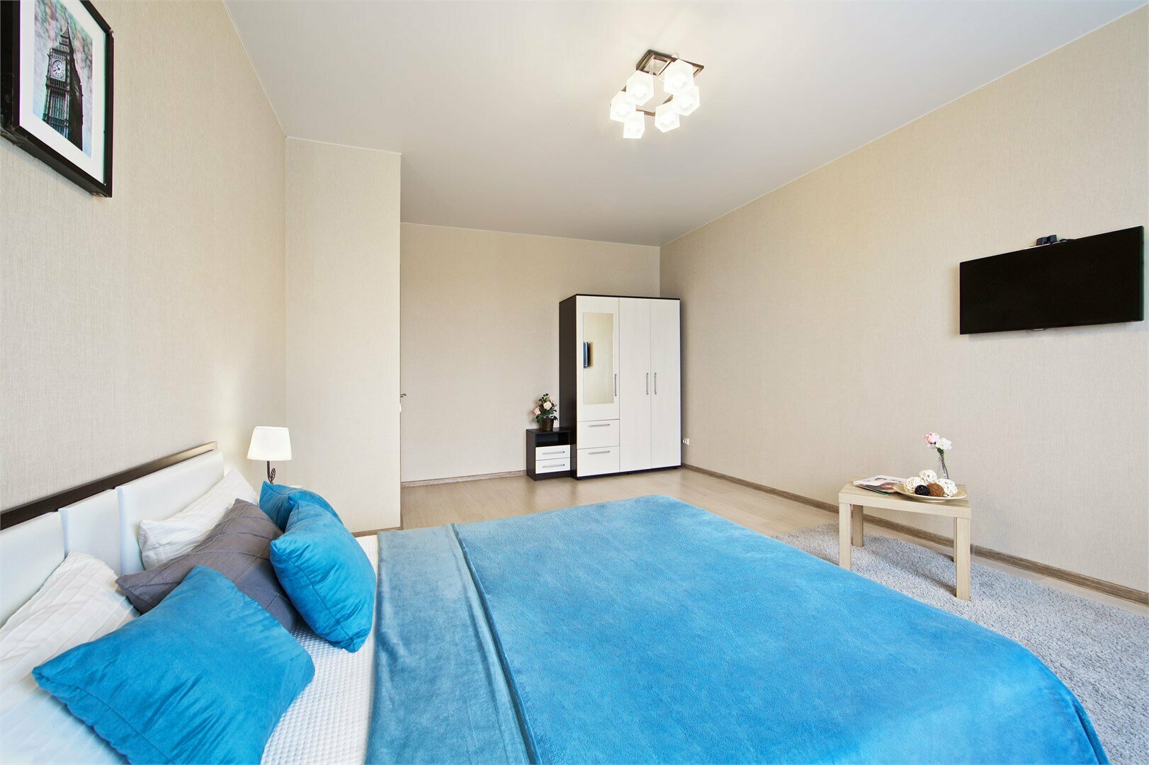 Апартаменты с видом на город на высоком этаже 198