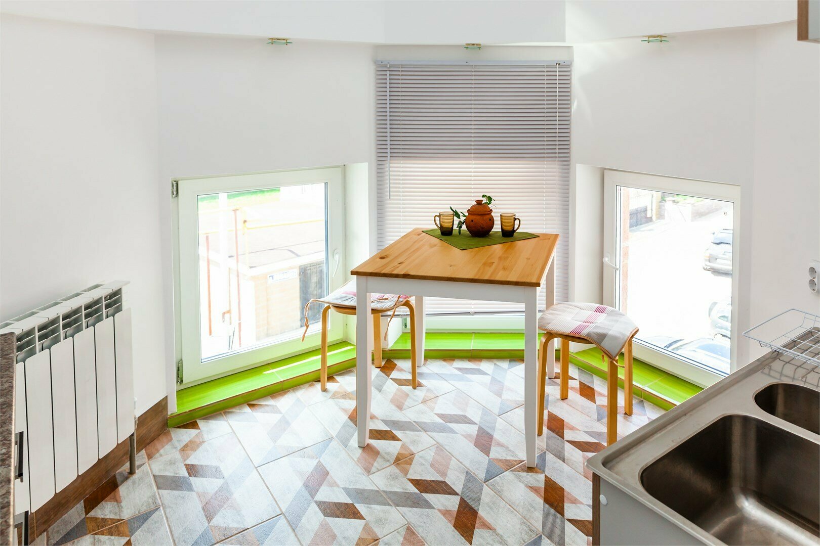 улучшенный четырехместный с ванной комнатой