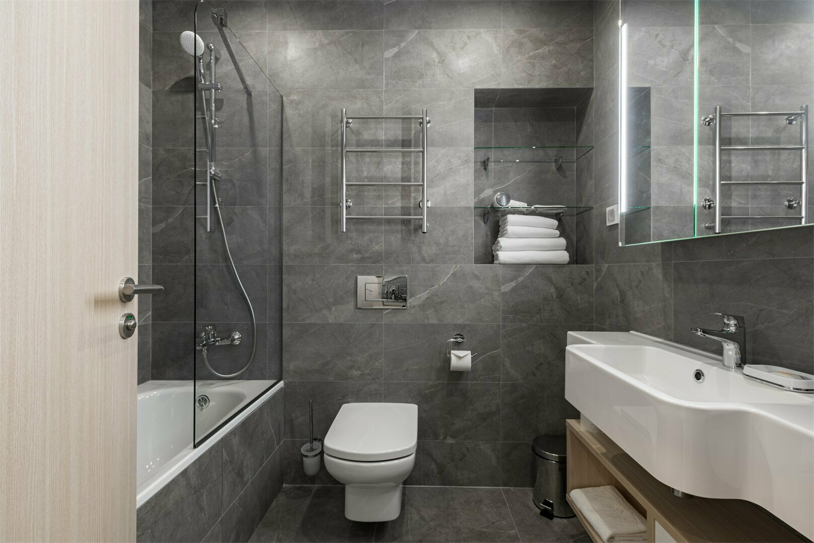 Полулюкс двухкомнатный номер (YES Ботаника)