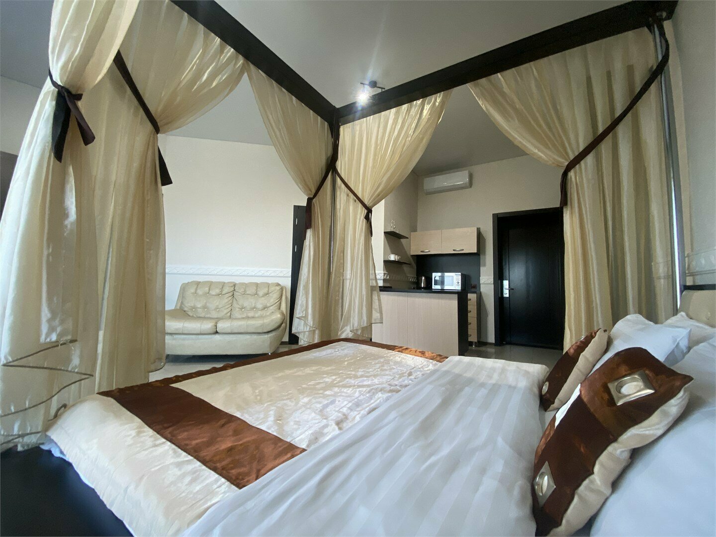 DeLuxe с балконом