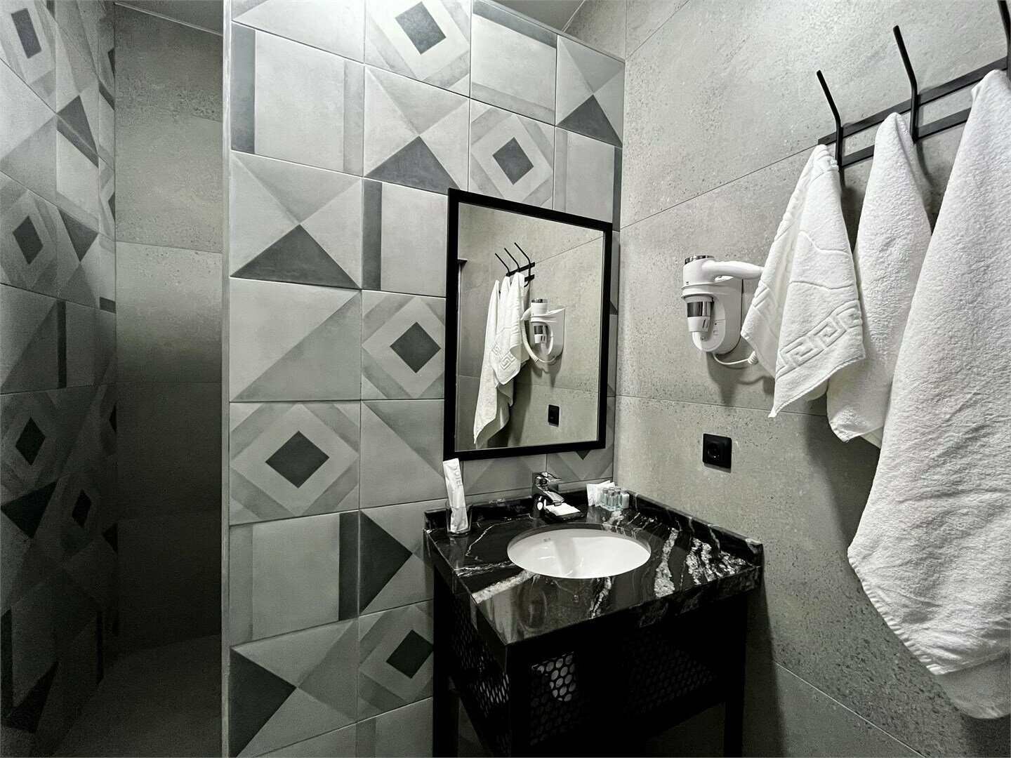 Гостевой дом Люкс (Коттедж Трехкомнатный с кухней) с бассейном