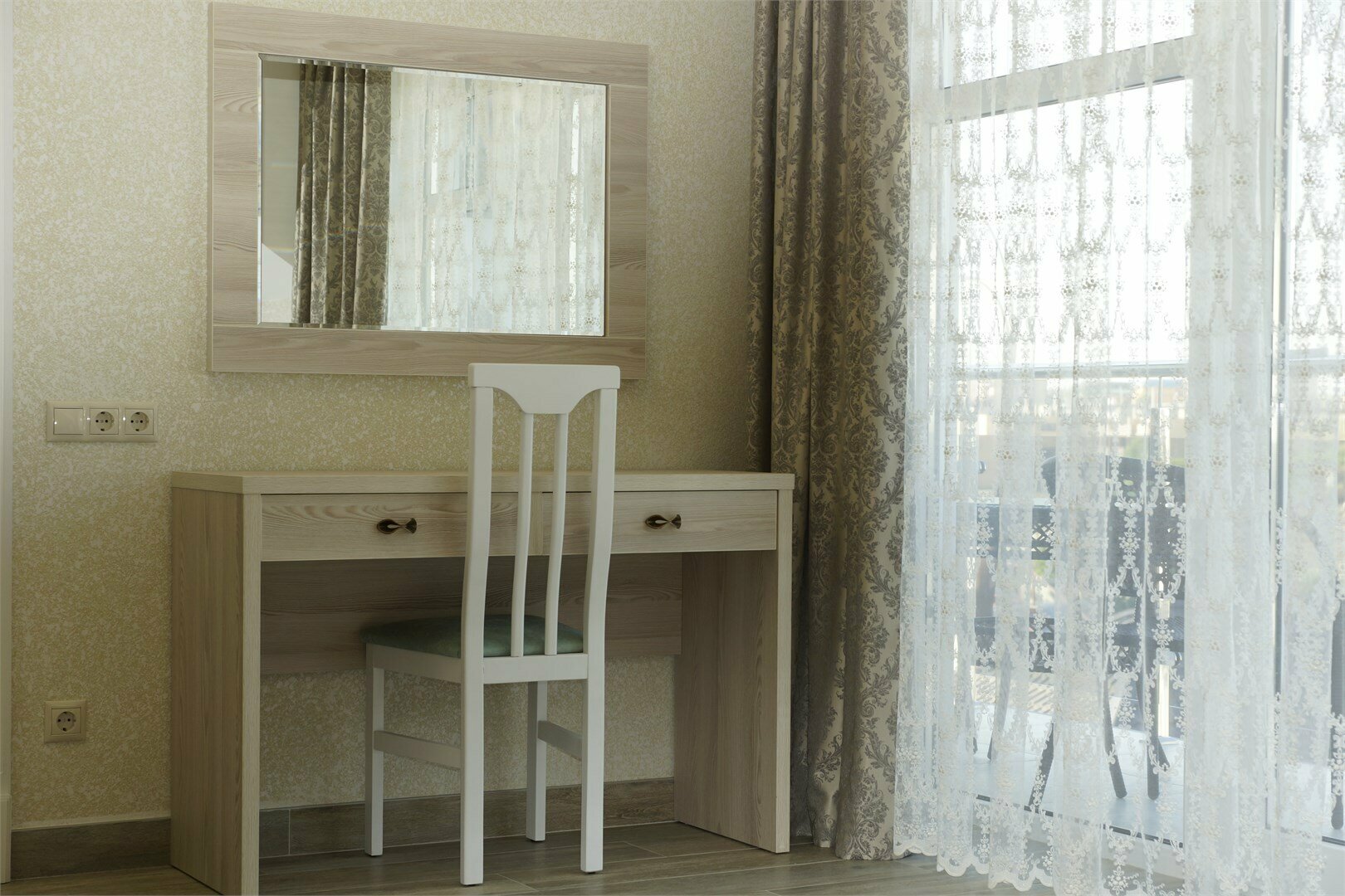 Люкс "Comfort" с видом на БАССЕЙН 2-комнатный