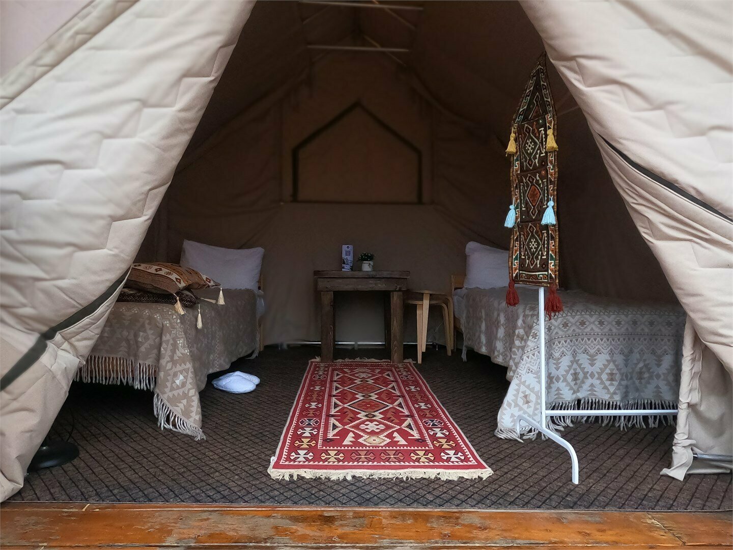 Шатёр №4 Standart (с завтраком) с общей ванной комнатой