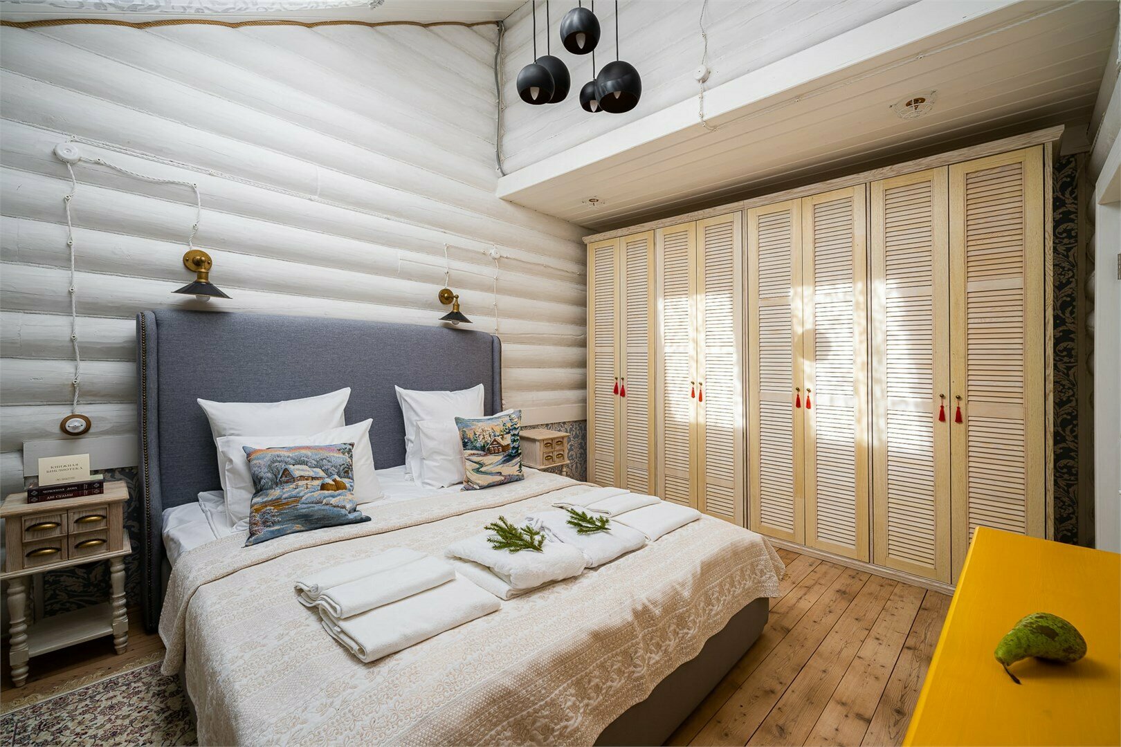 Семейный номер с видом на озеро