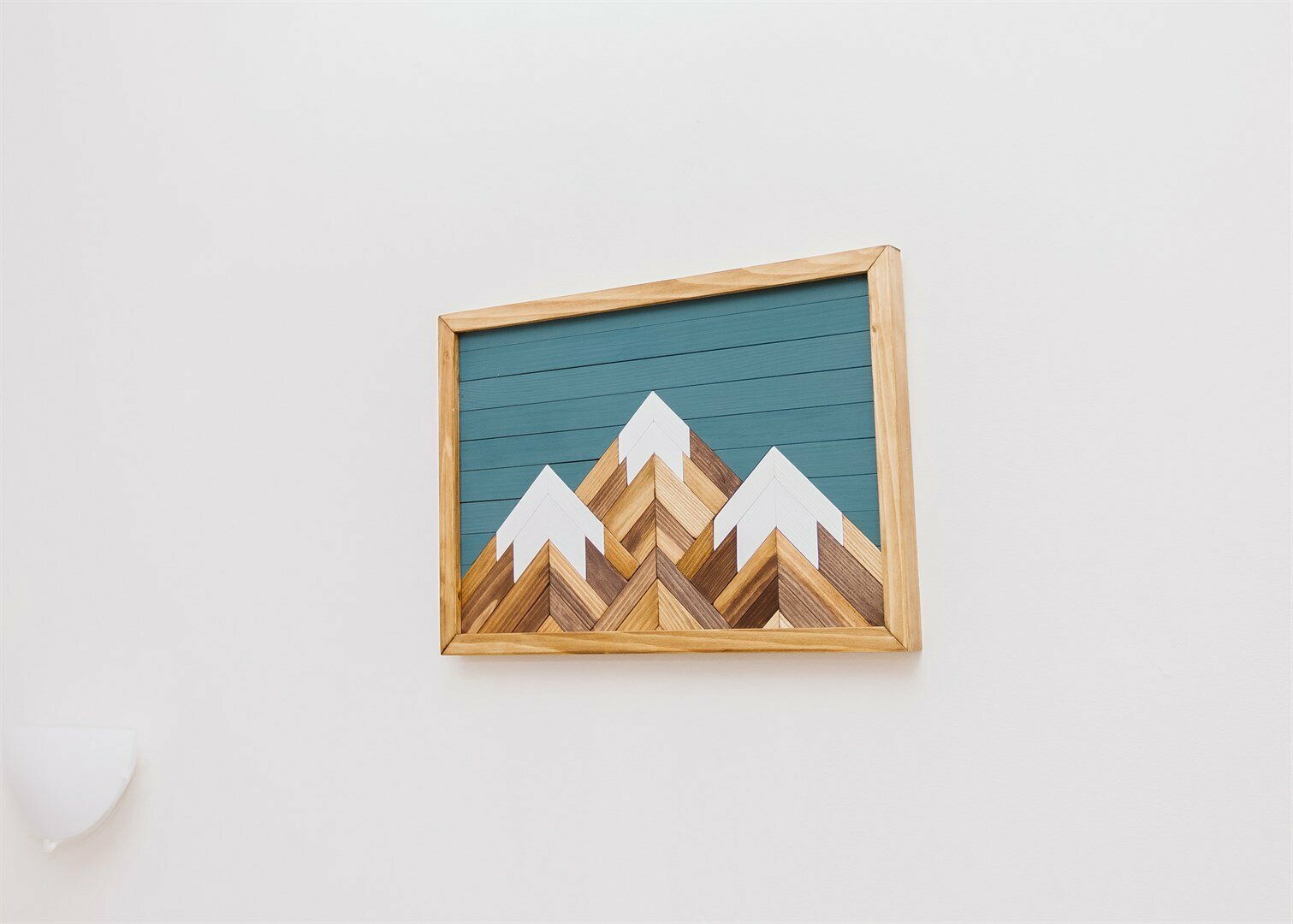 Большой дом на берегу