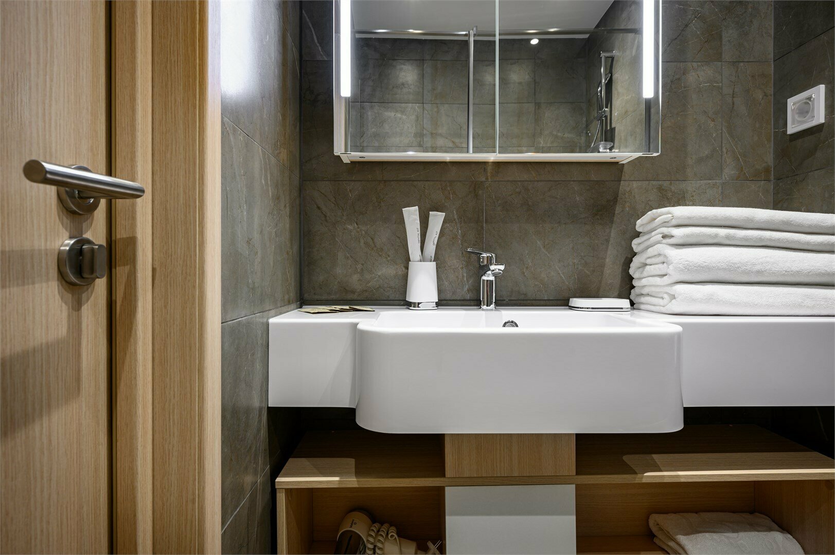 Стандарт с видом на Остров Мечты (Технопарк)