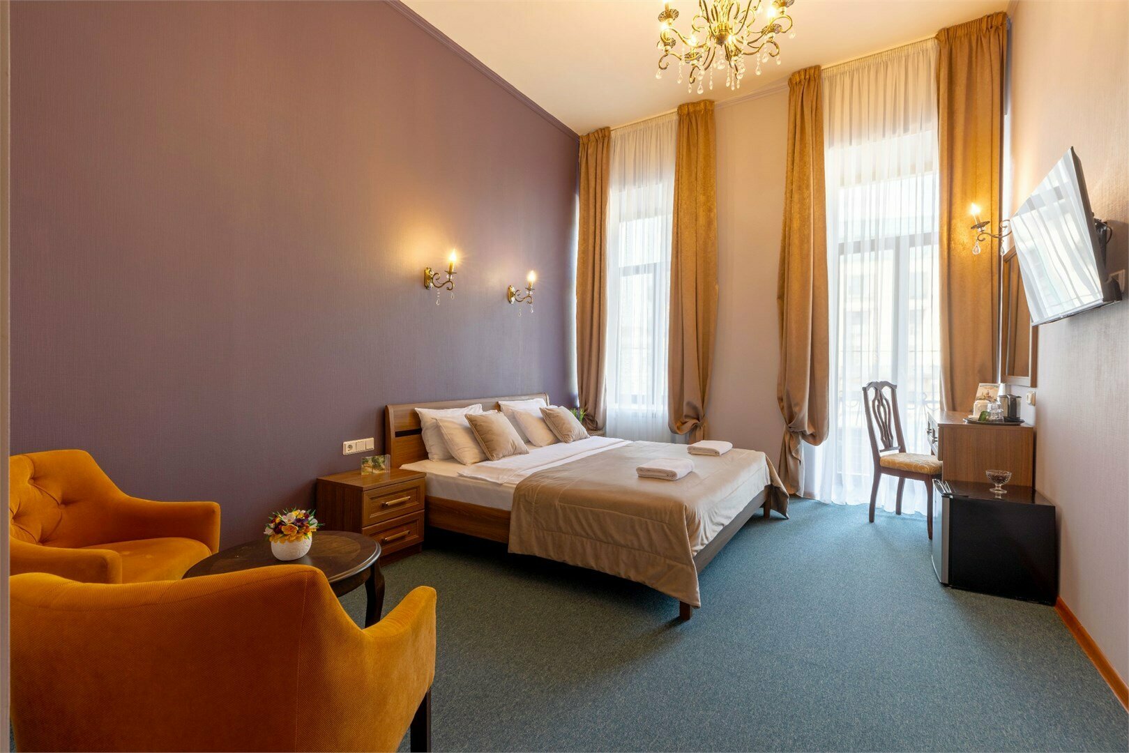 Люкс с балконом и джакузи, кроватью кинг-сайз и видом на набережную