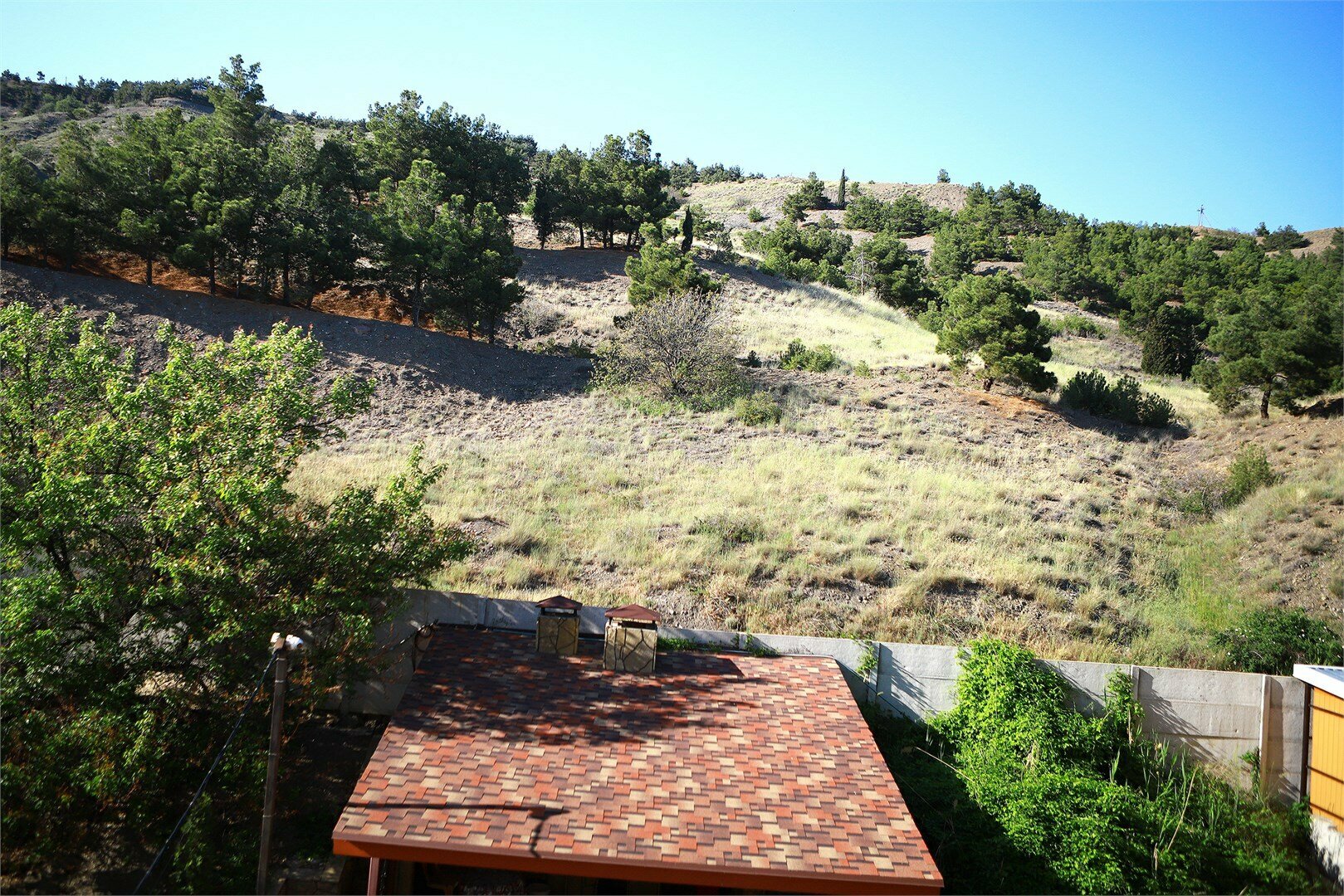 Трехместный номер с видом на горы