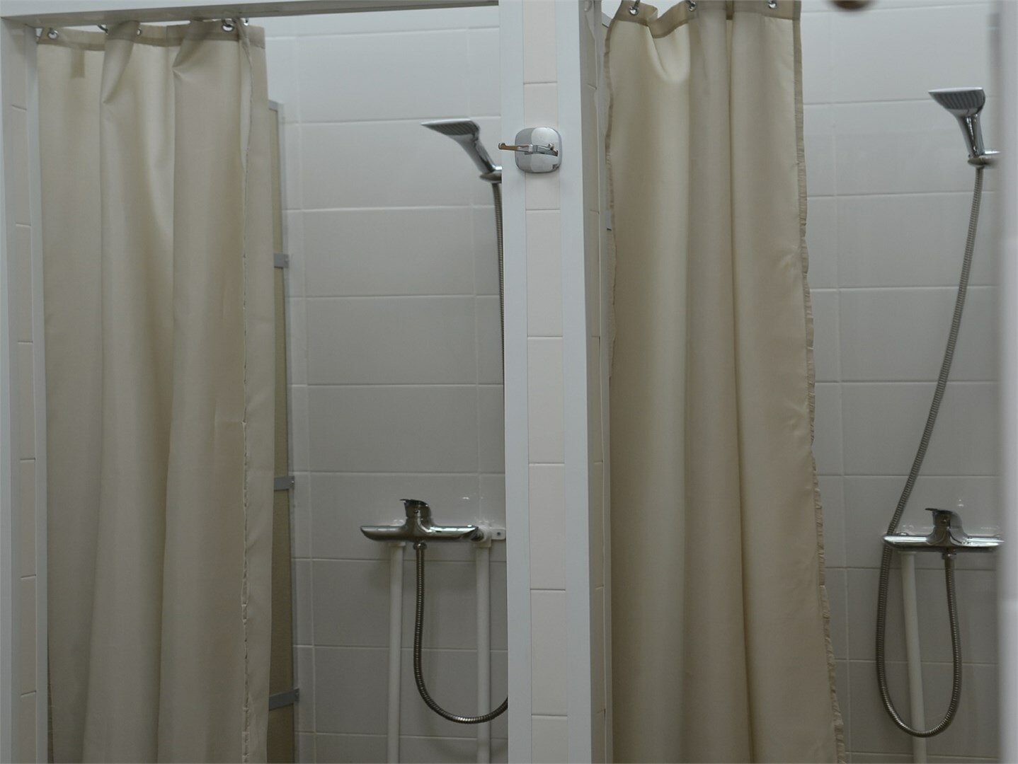 Общий четырехместный номер с двумя односпальными кроватями