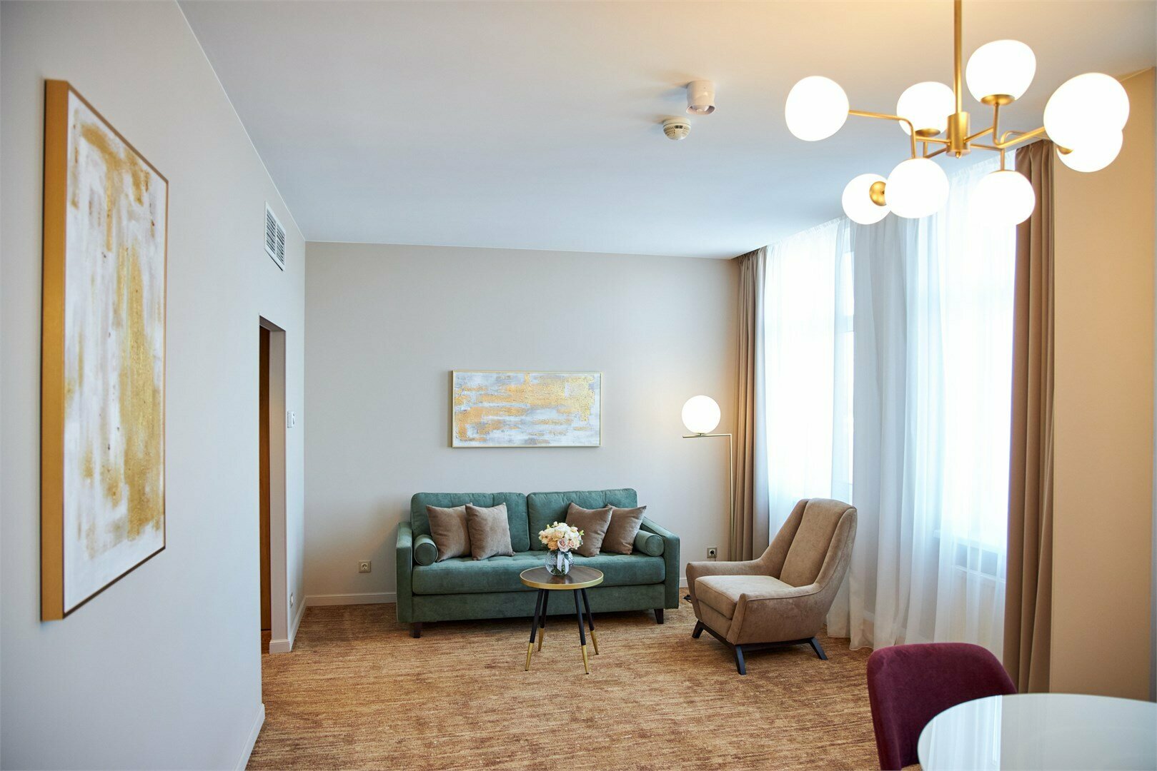 Двухкомнатный люкс | Вид на Неву