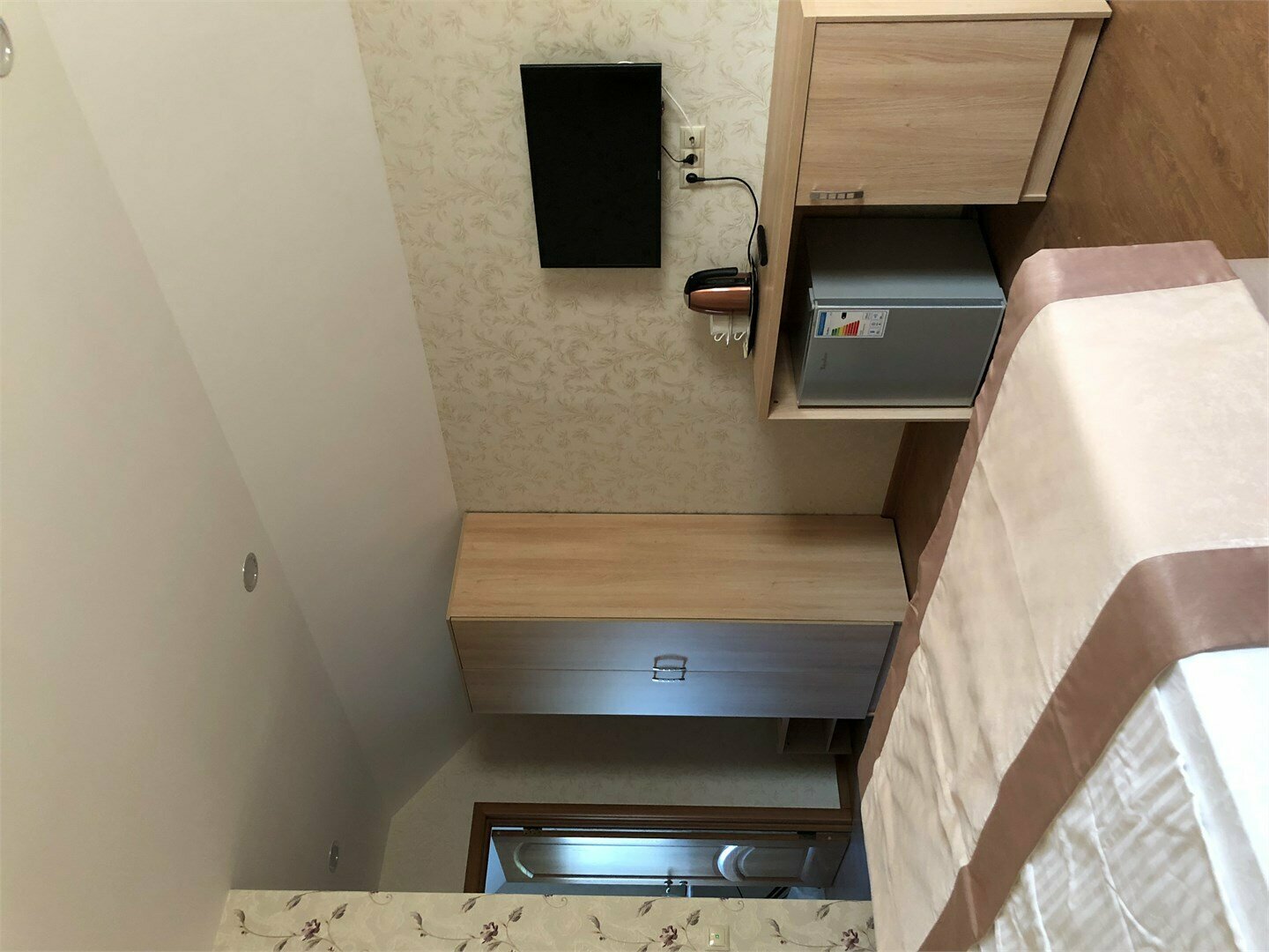 Двухместный номер с большой кроватью