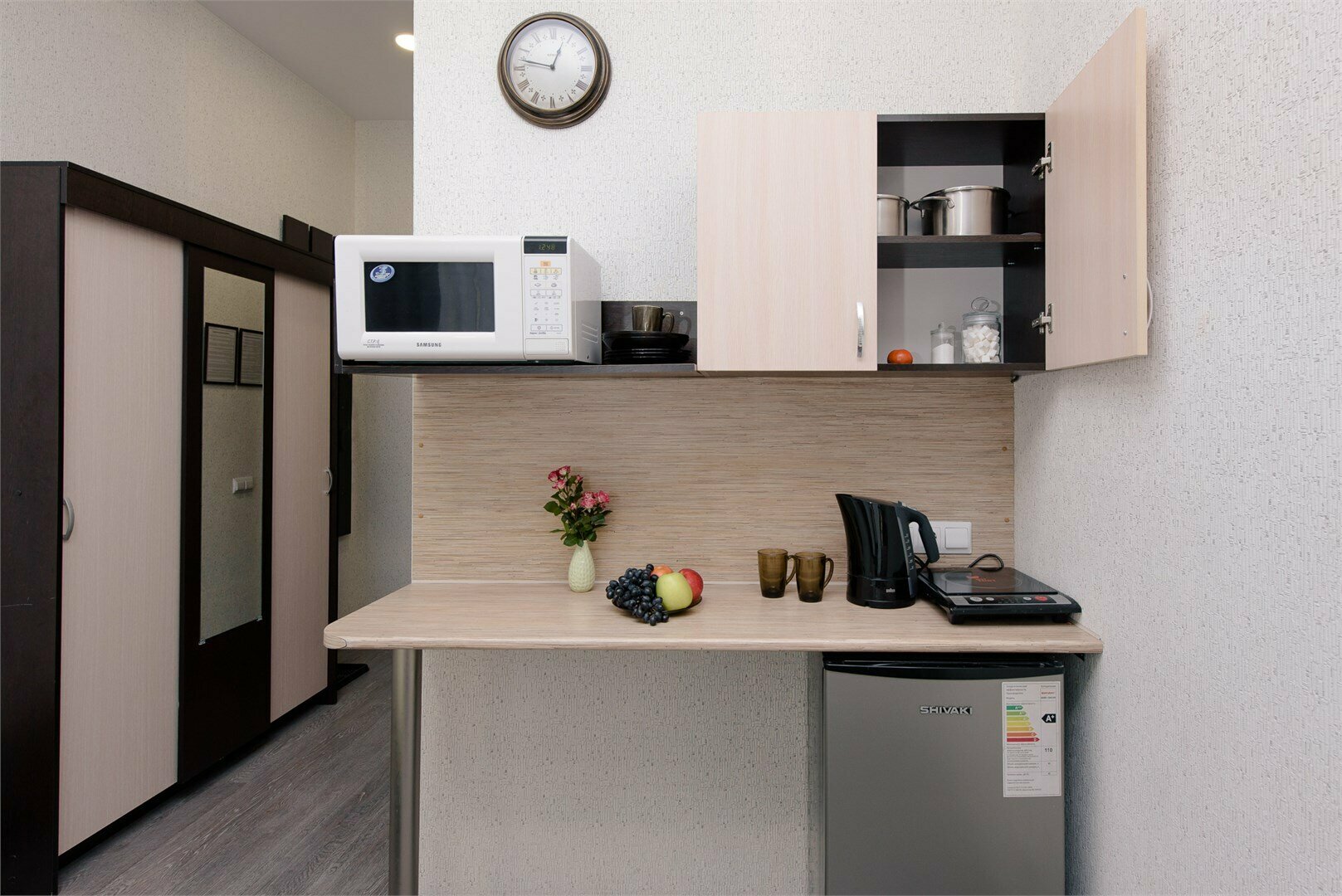 Комната с 2-х спальной кроватью и доп.местом ( кресло-кровать), с основными удобствами,