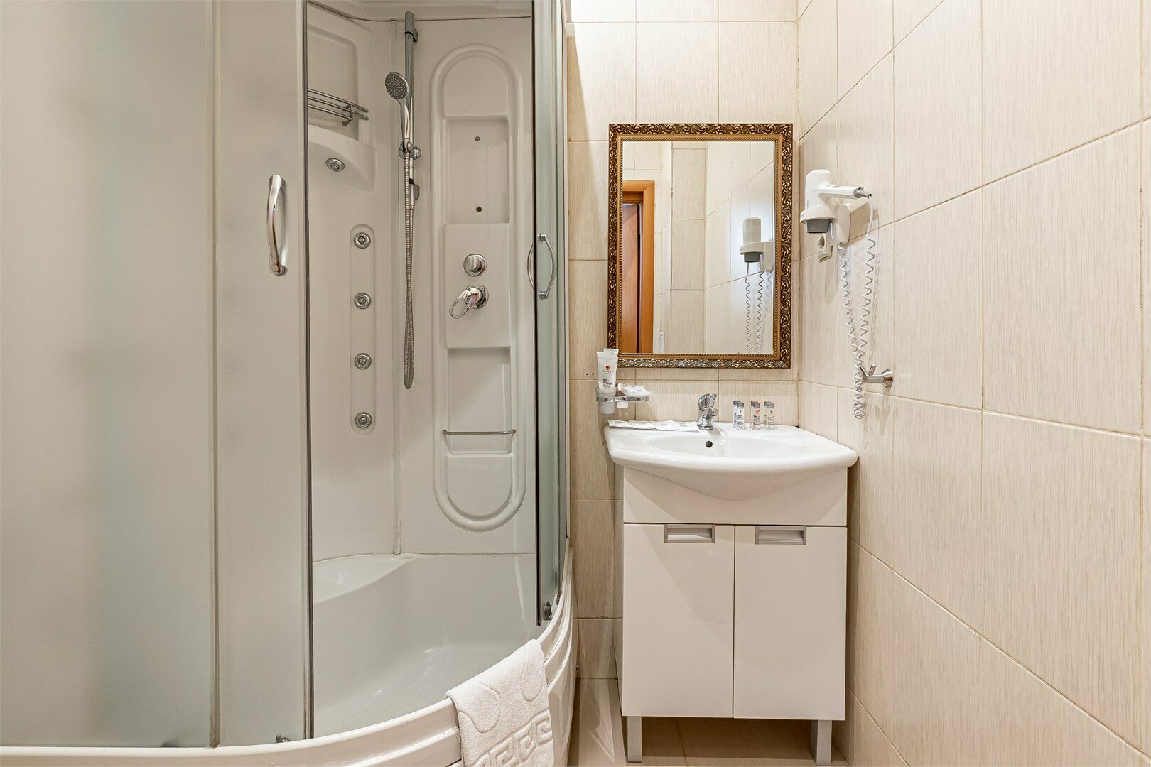 Супериор с одной большой кроватью