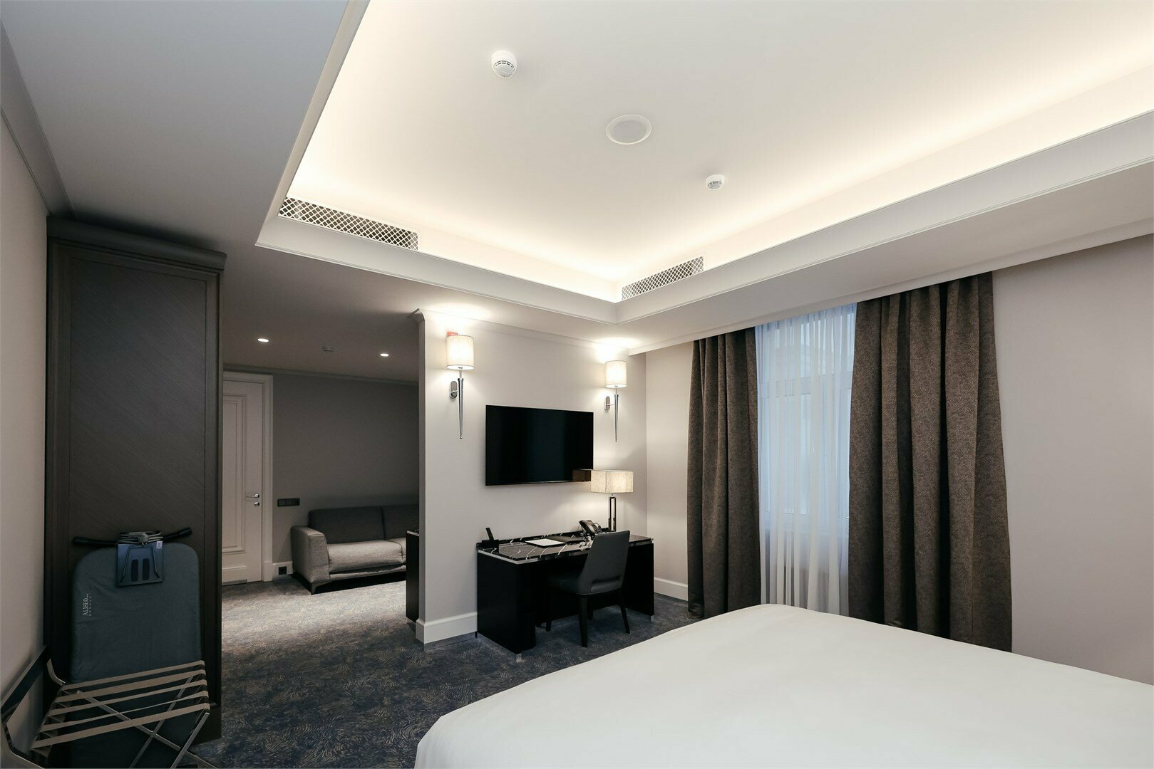 Люкс с видом в атриум