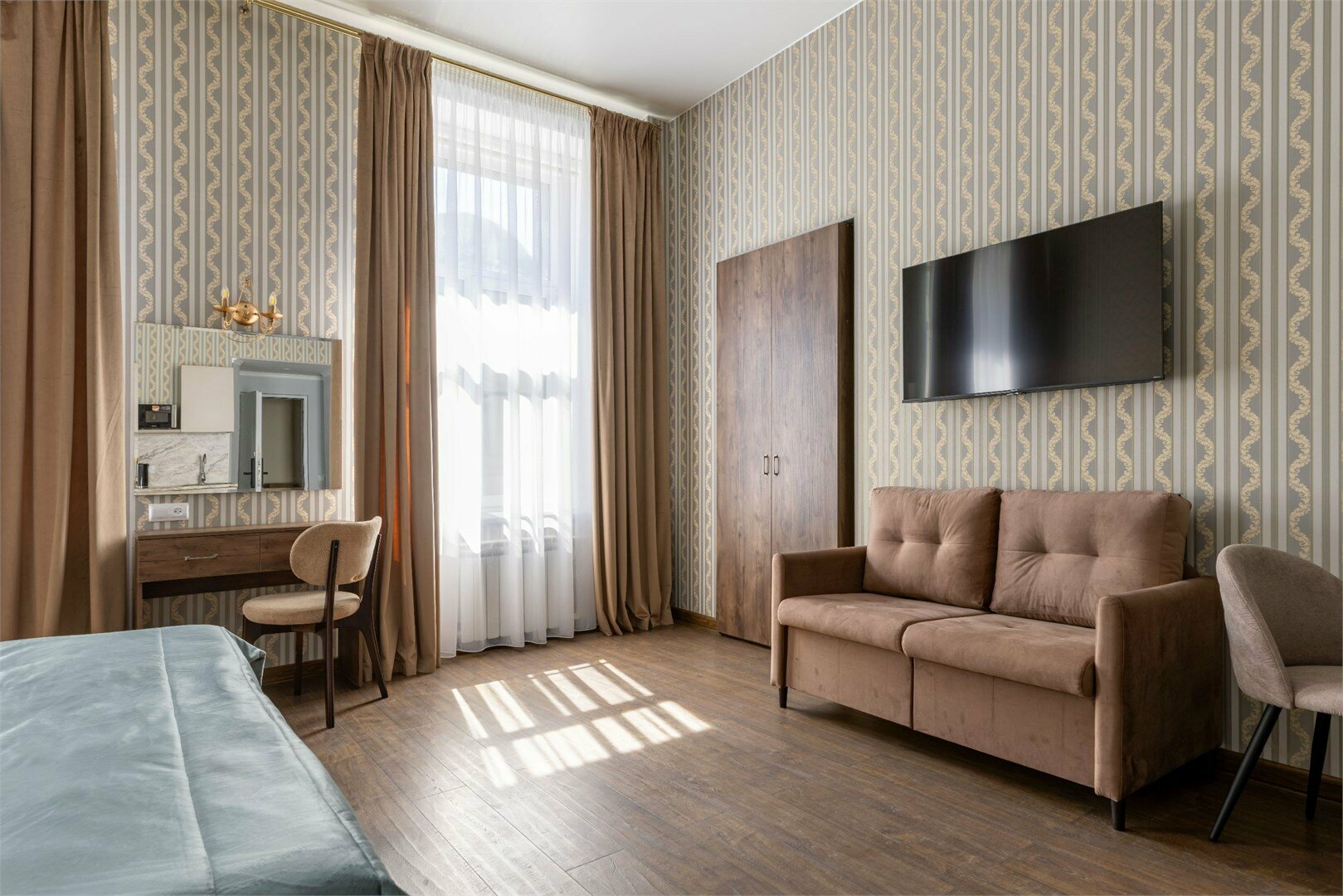 Делюкс Апартаменты с кроватью "Кинг-Сайз" и видом на город №4