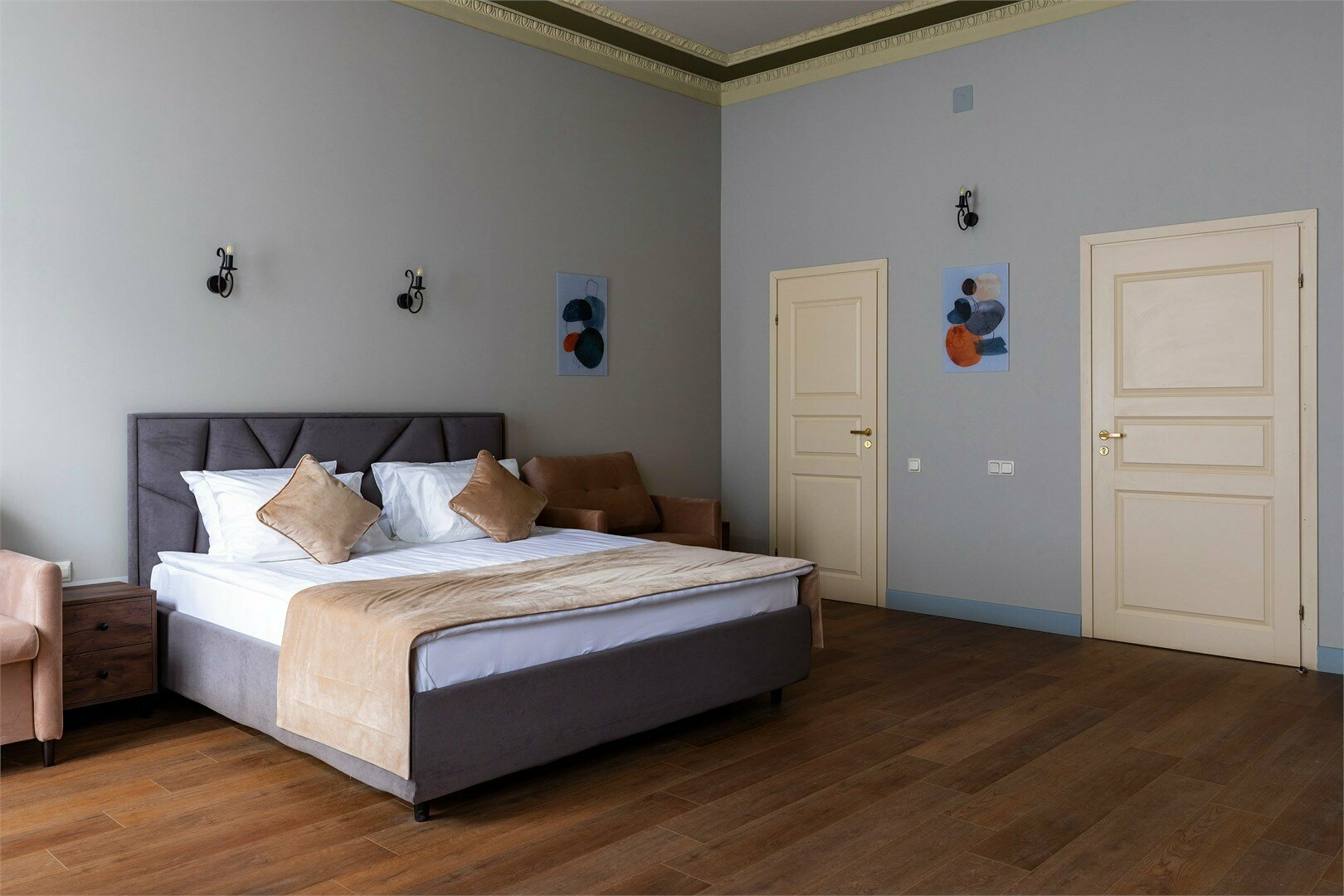 Делюкс Апартаменты с кроватью "Кинг-Сайз" и видом на город (brown) №2