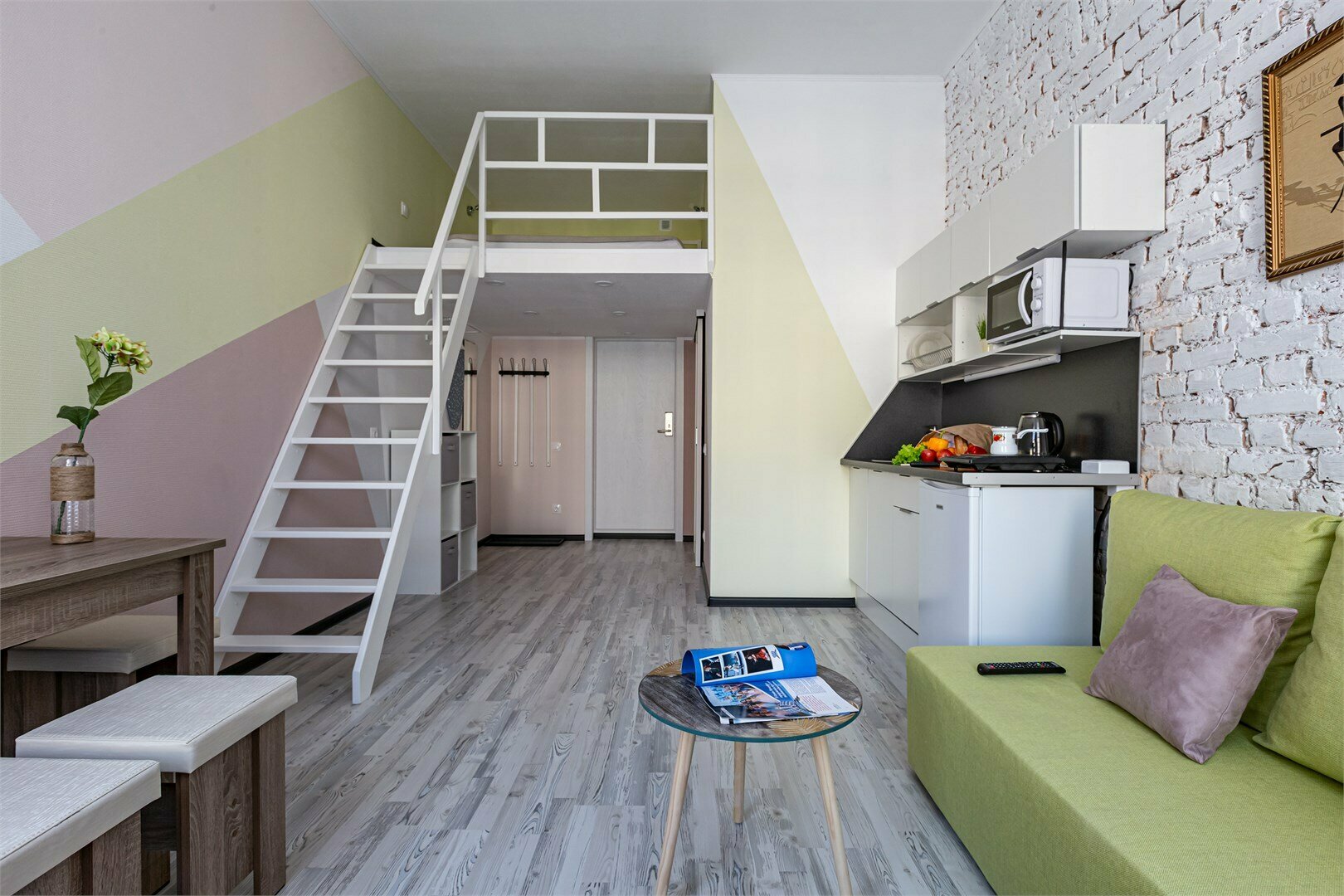 2 -  Комфортные 4х местные апартаменты вид на канал Грибоедова