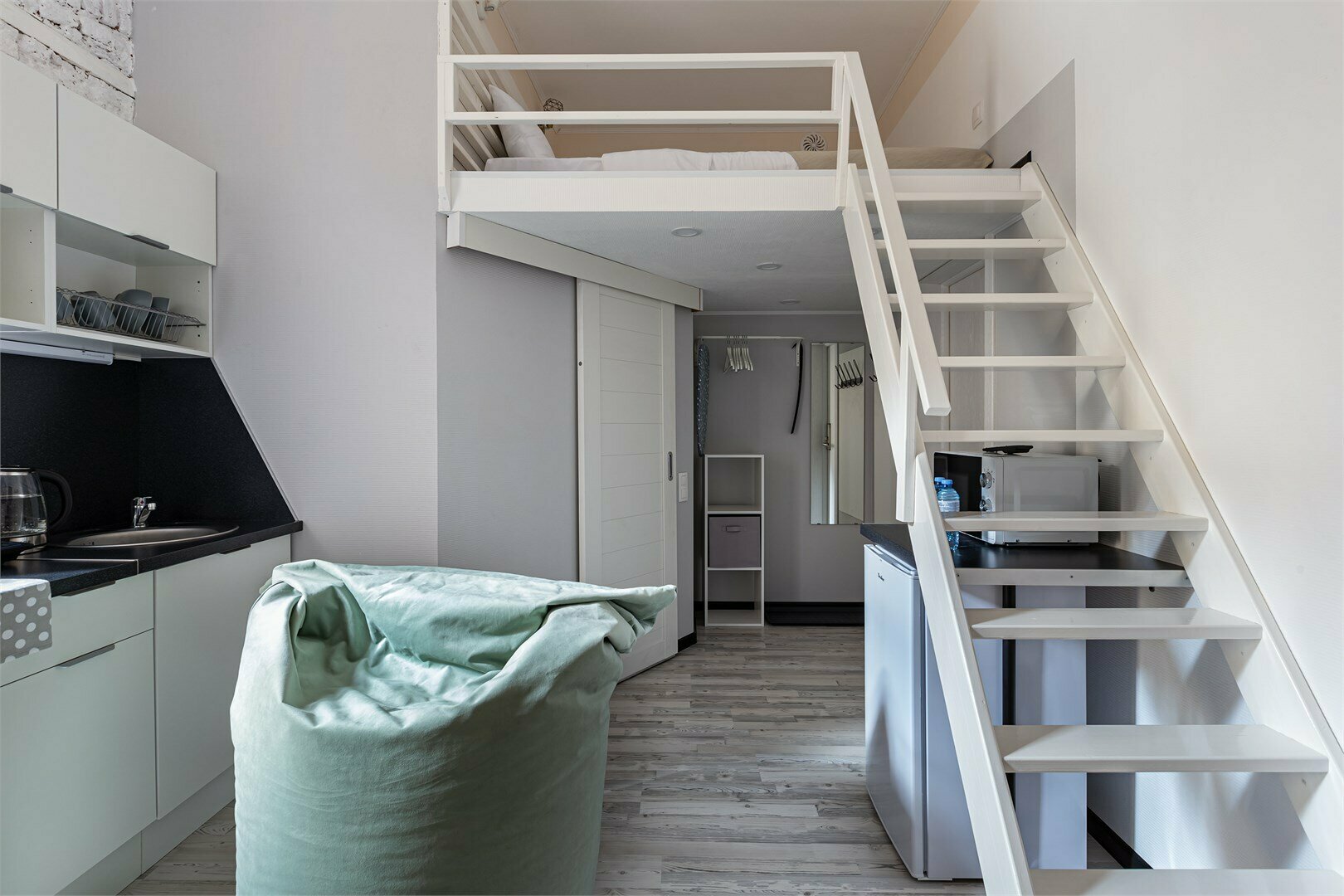 5 - Двухуровневые апартаменты с видом во двор