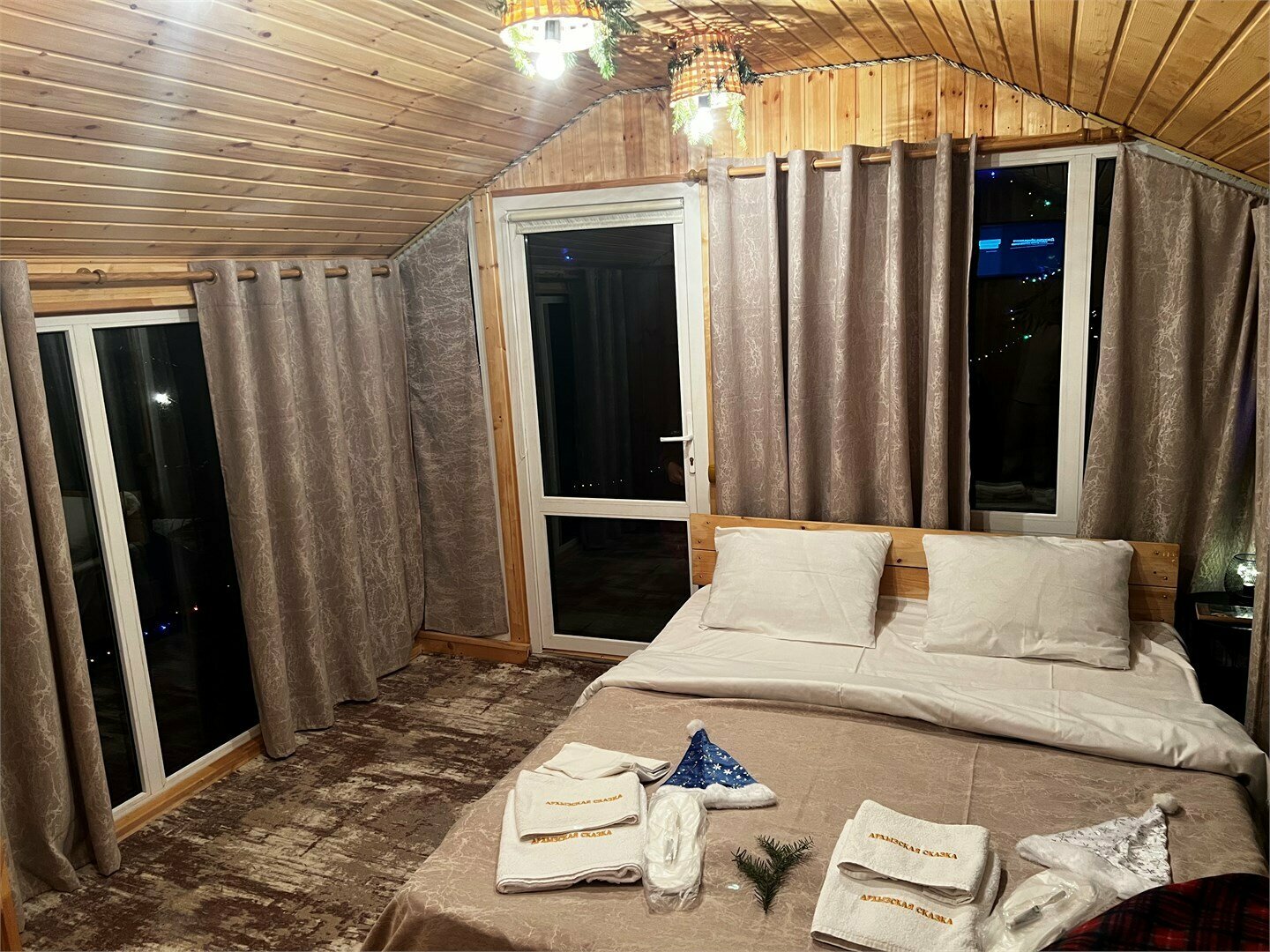 Студия на высоте 6 (двухспальная кровать, раскладное кресло)