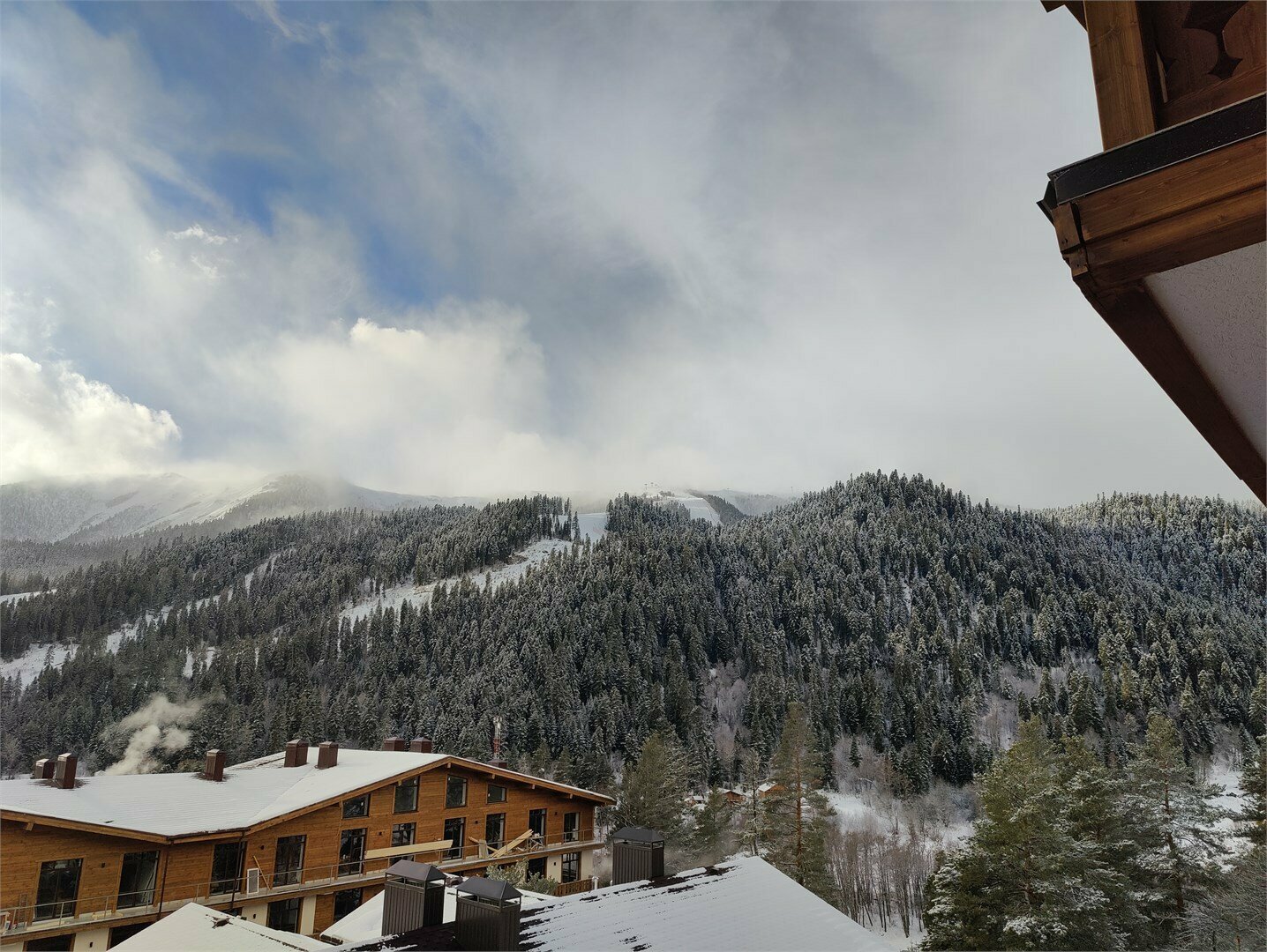 DELUXE С БАЛКОНОМ