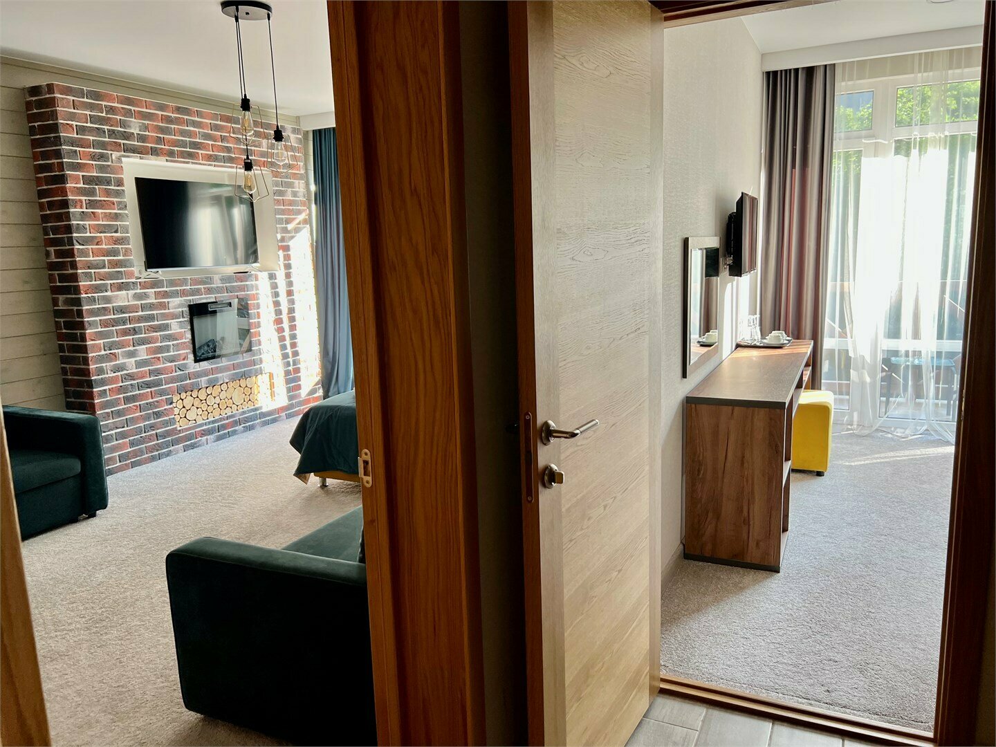 Семейный двухкомнатный номер Коннект