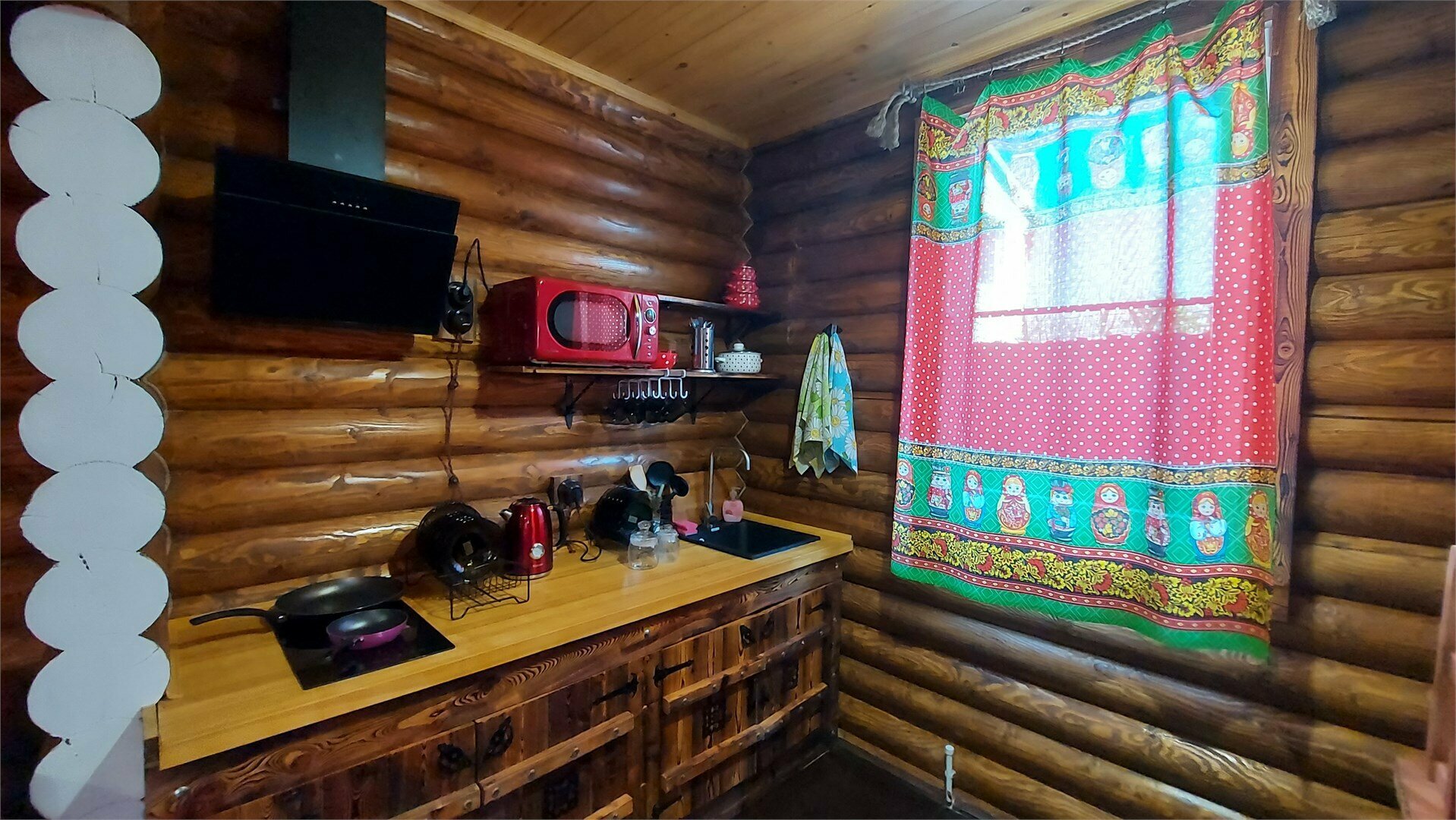 Коттедж с балконом