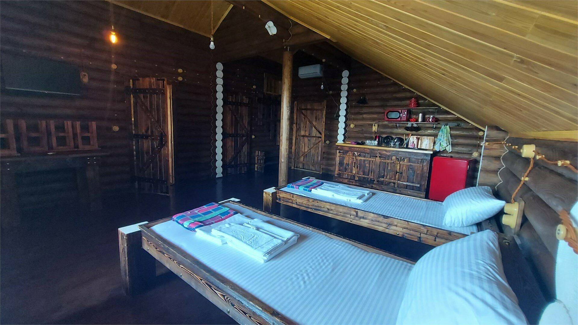 Коттедж с балконом