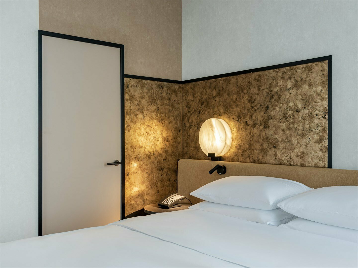 Номер люкс с 1 двуспальной кроватью и балконом