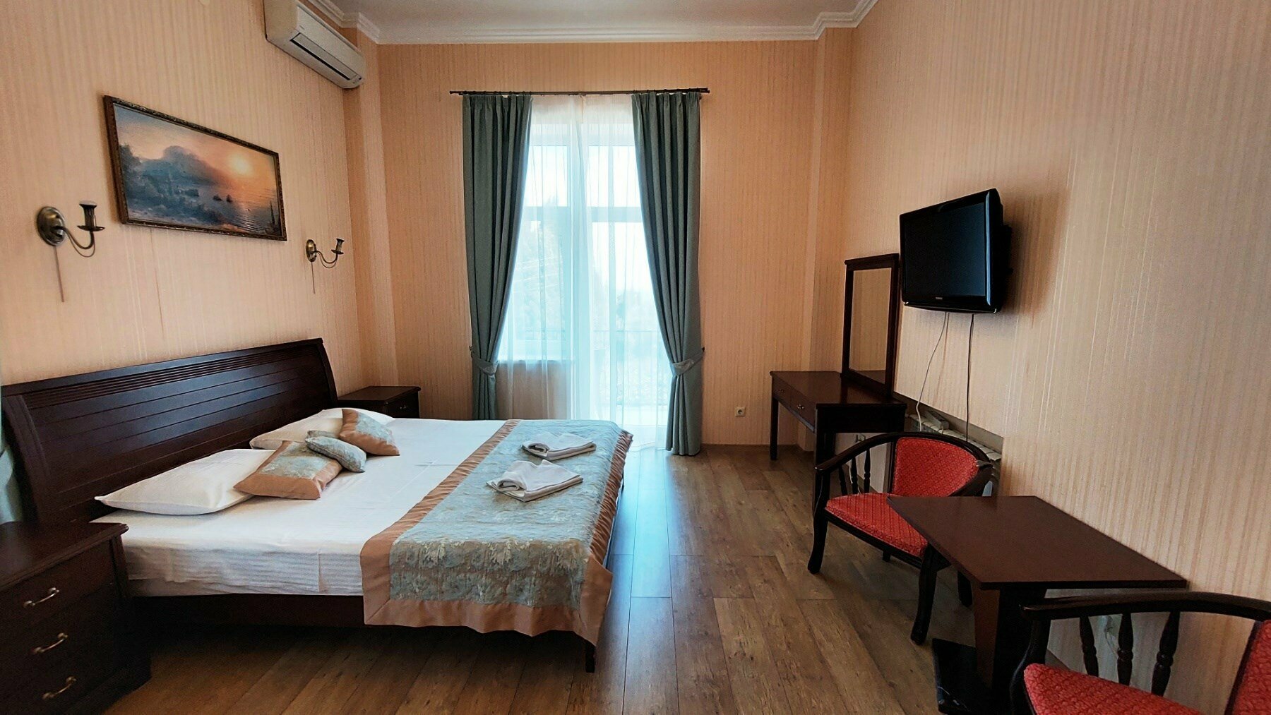 Полулюкс 15, 2й этаж, балкон, вид на море